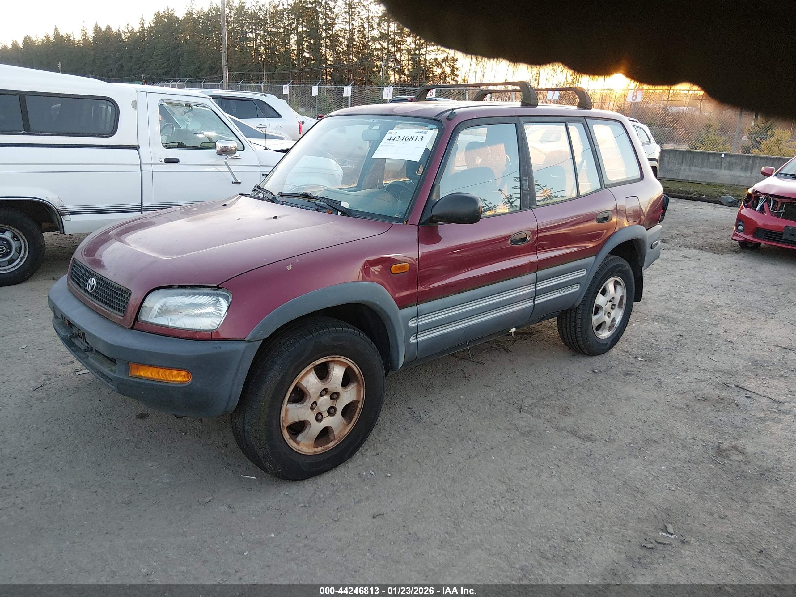 TOYOTA RAV4 image 2