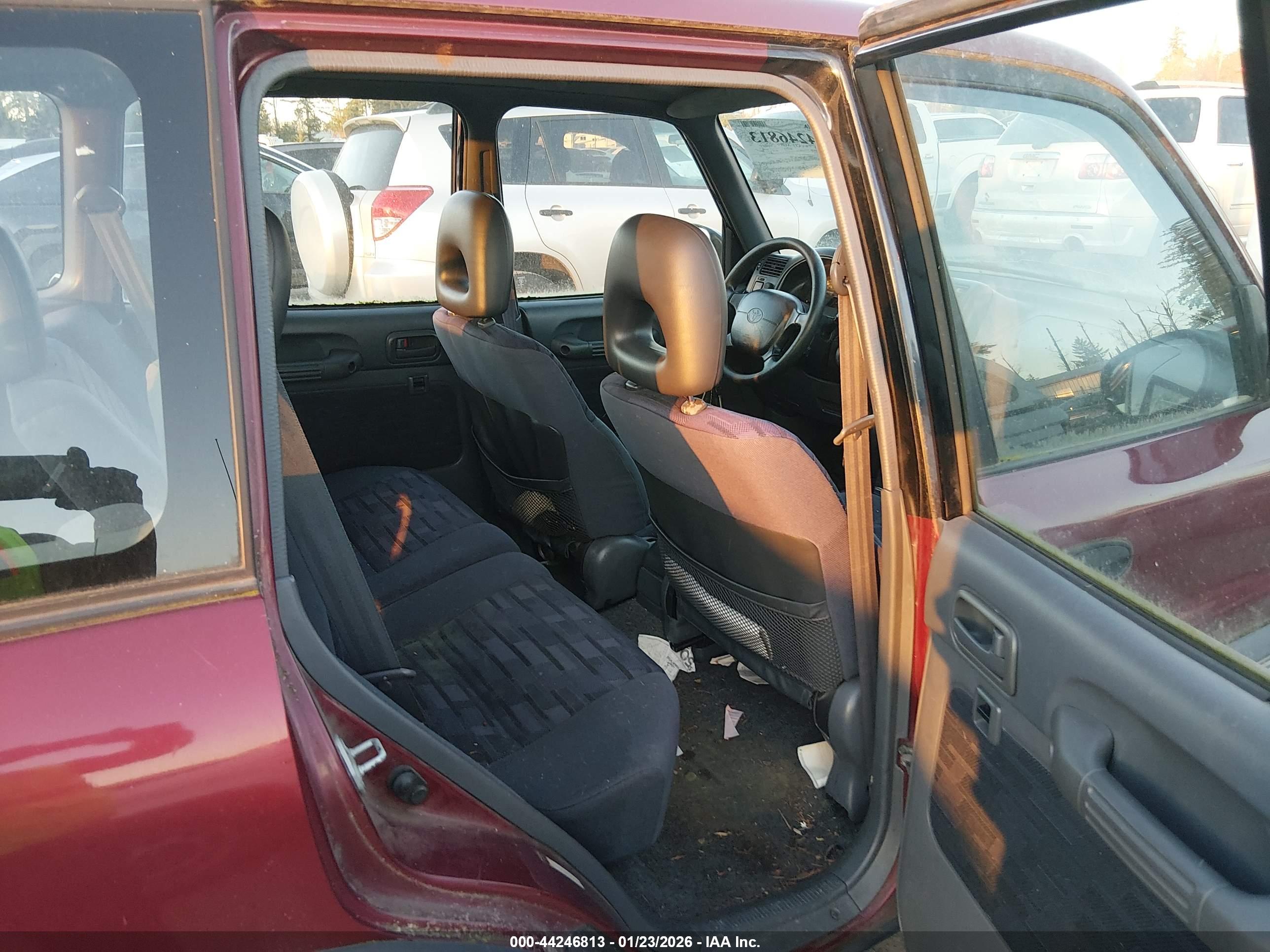 TOYOTA RAV4 image 8