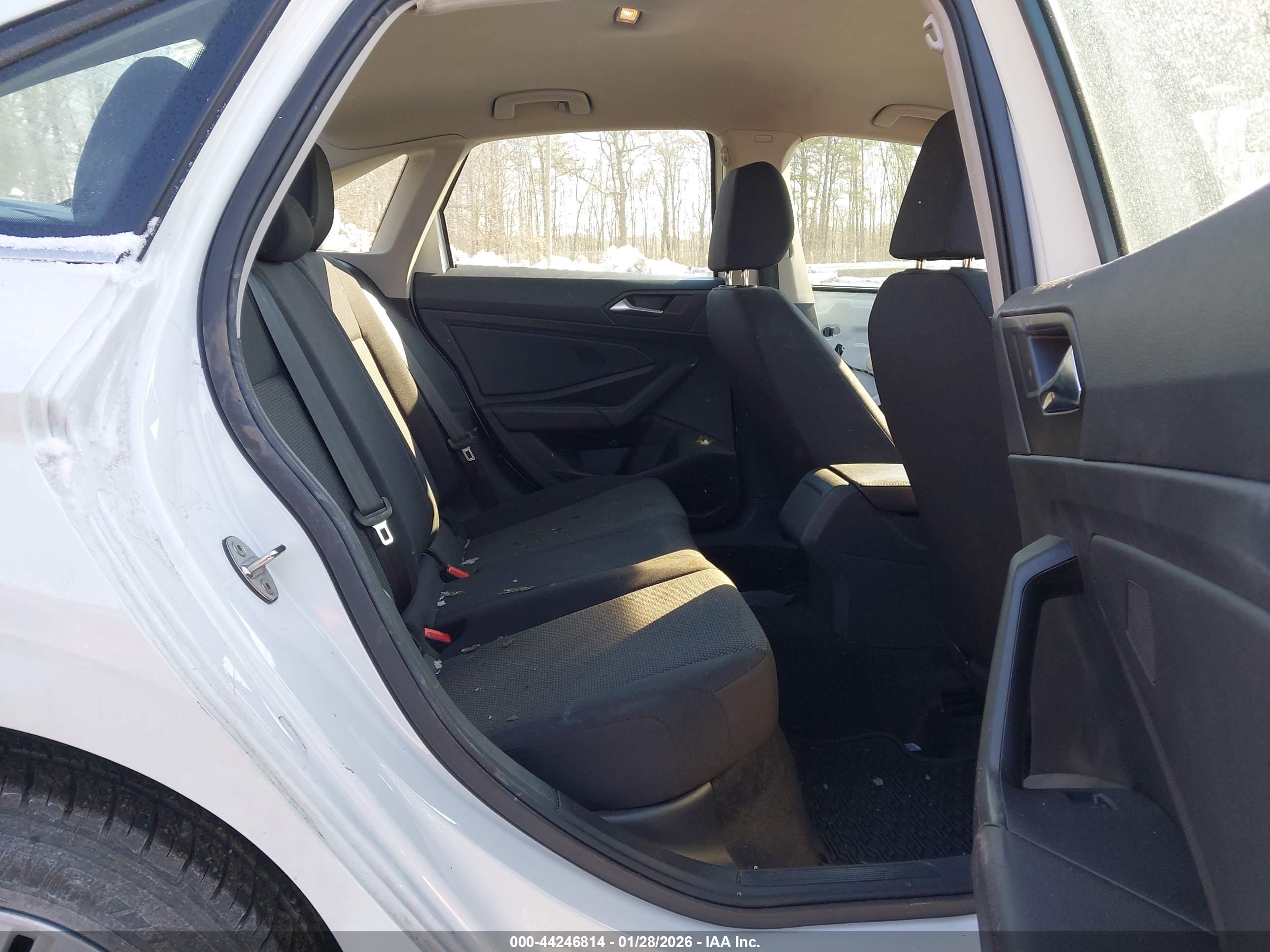 VOLKSWAGEN JETTA image 8