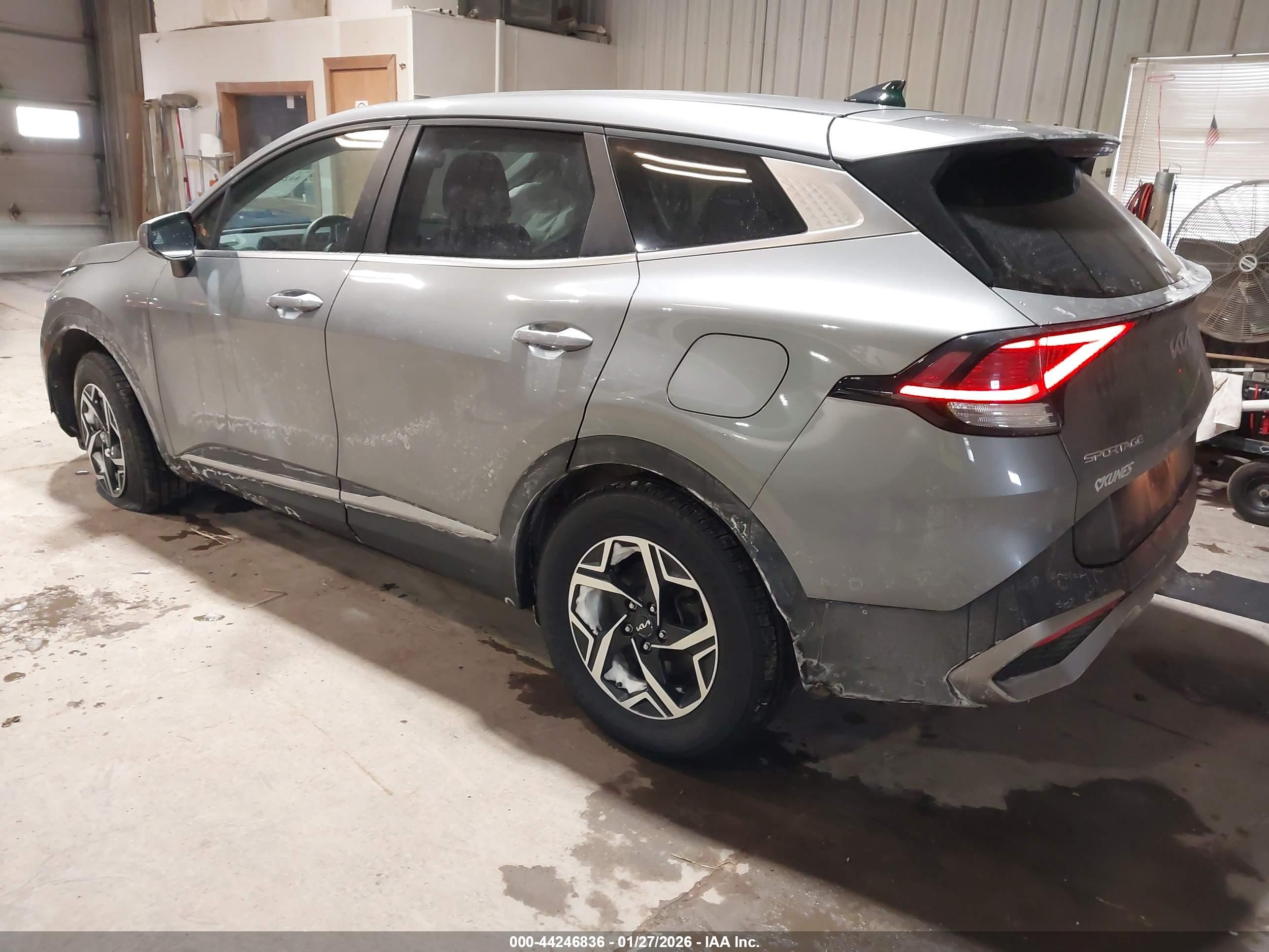 KIA SPORTAGE image 3