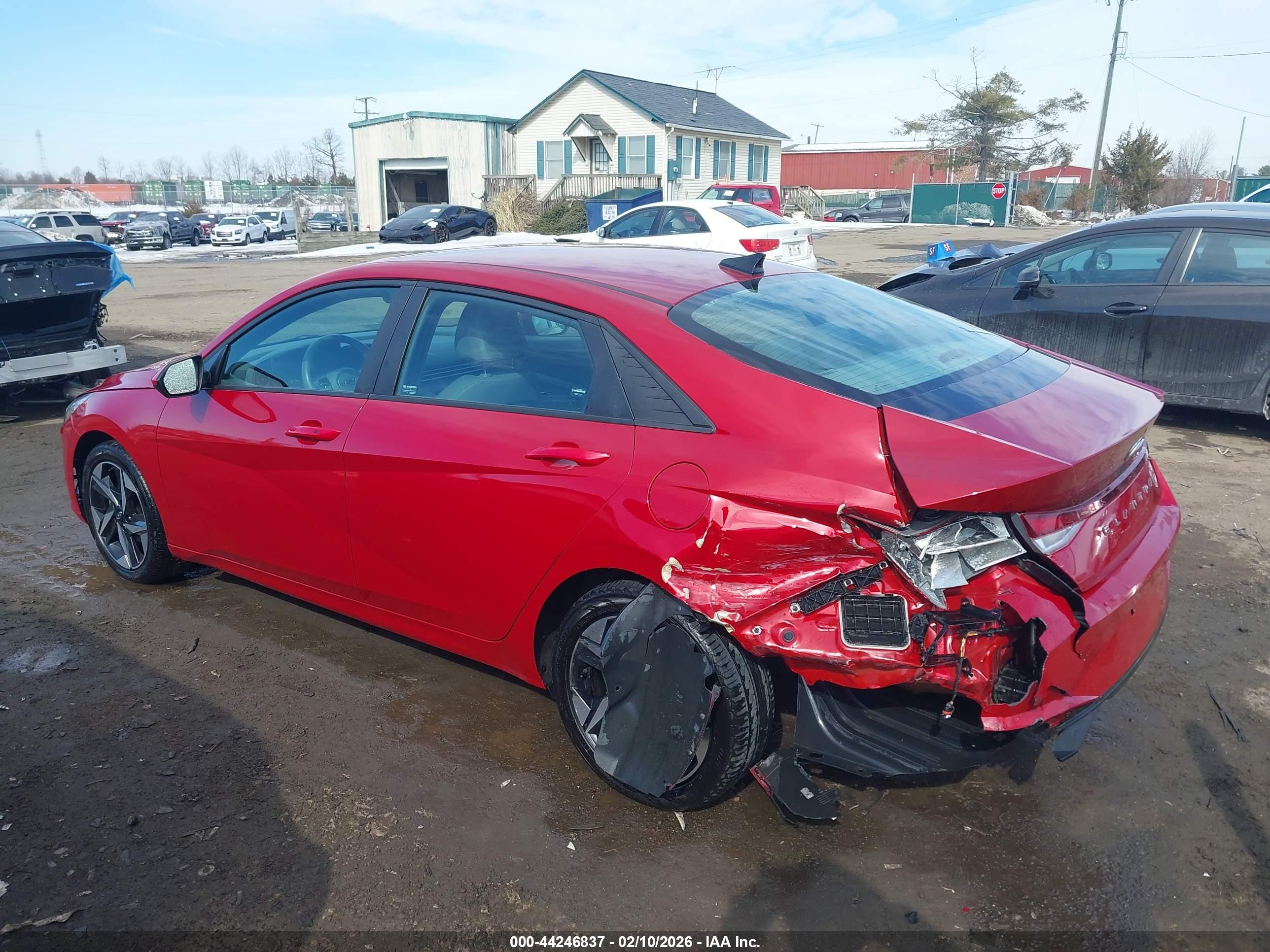 HYUNDAI ELANTRA image 3