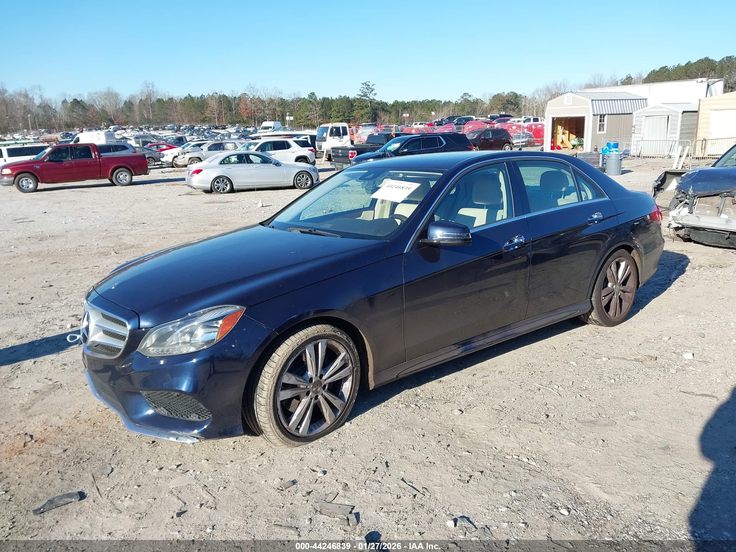 MERCEDES-BENZ E image 2
