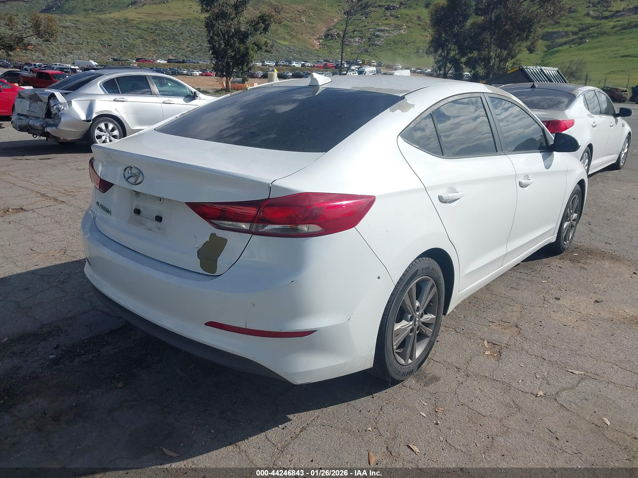 HYUNDAI ELANTRA image 4