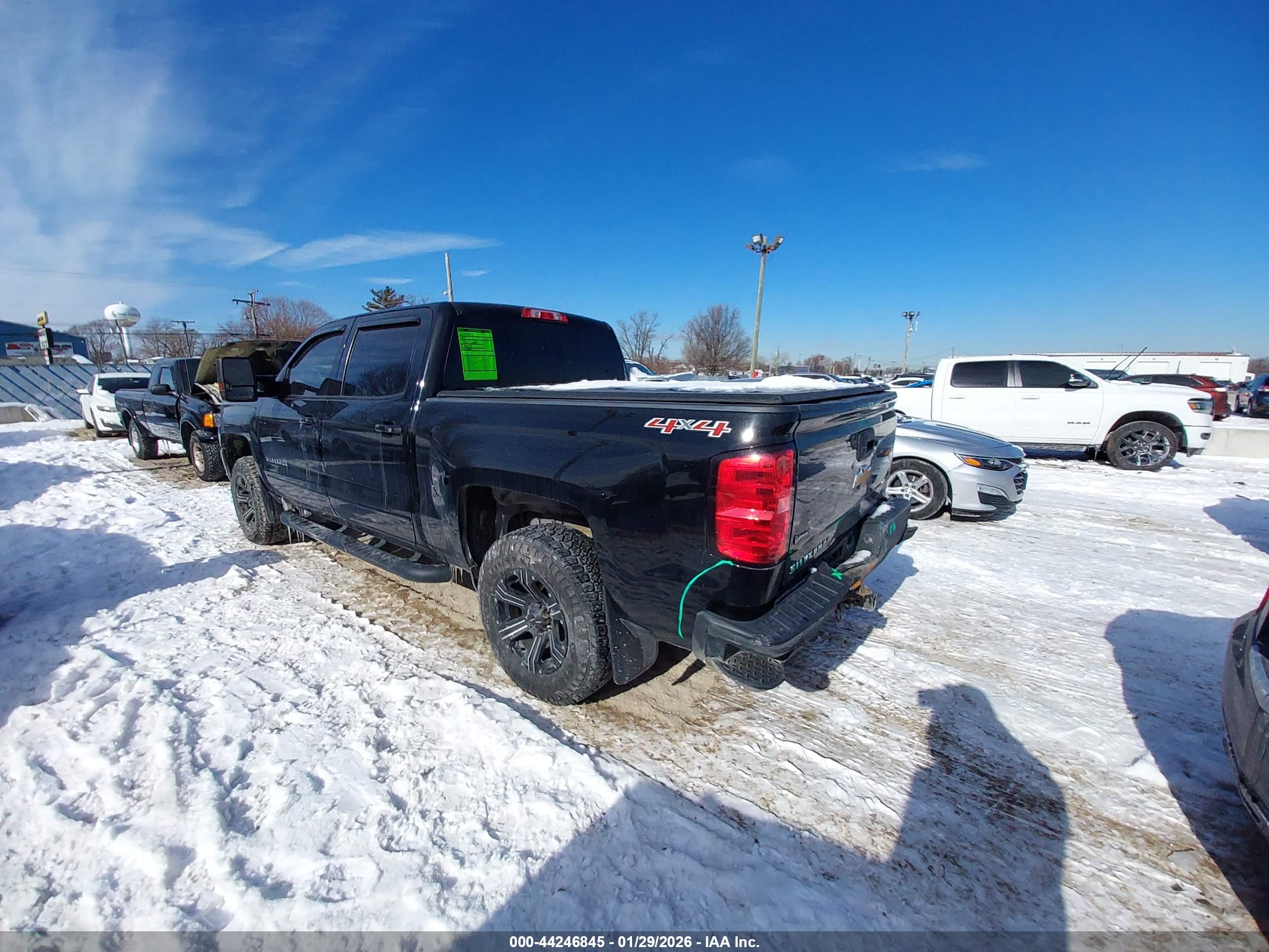 CHEVROLET SILVERADO image 3