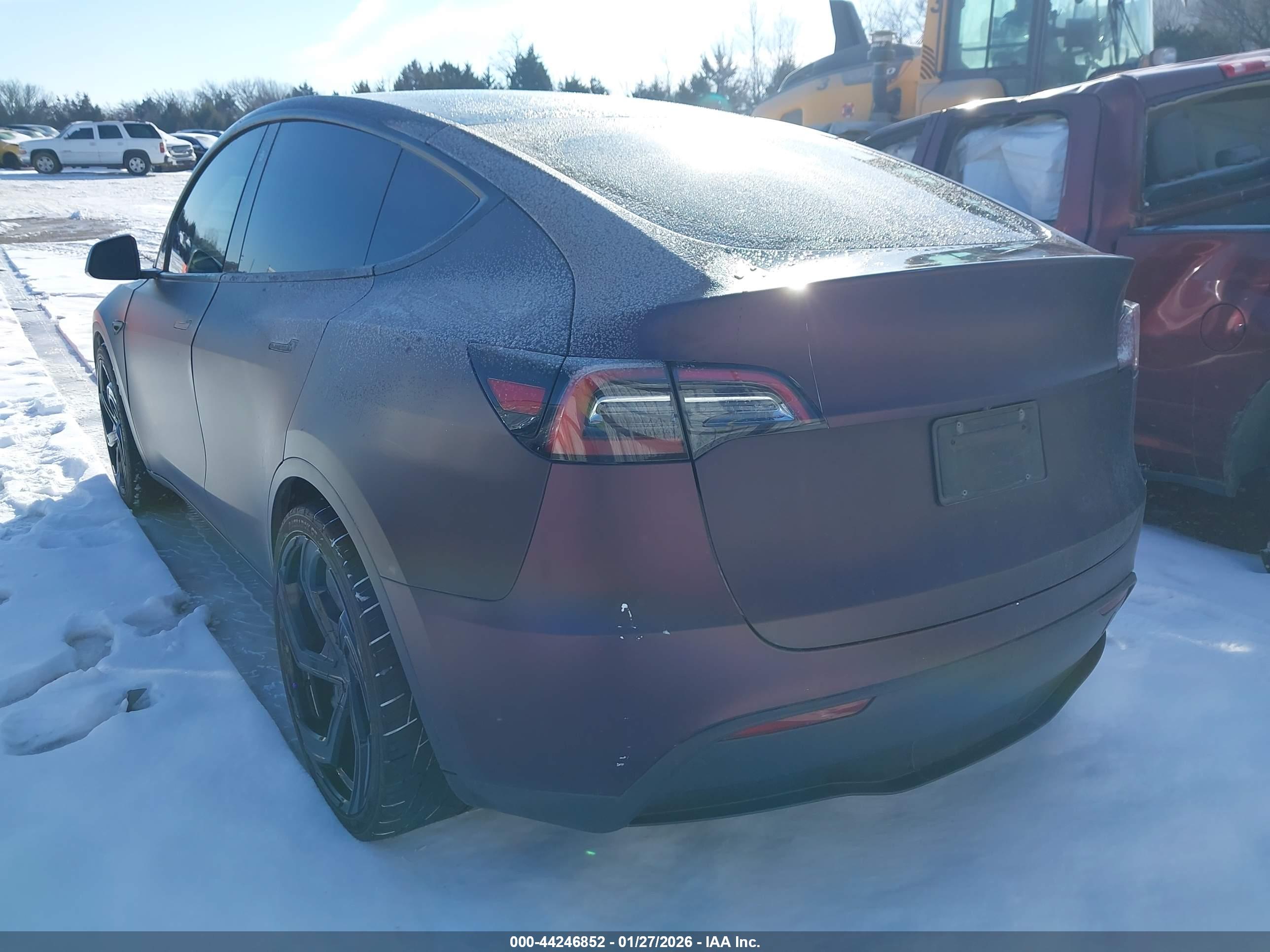 TESLA MODEL image 3