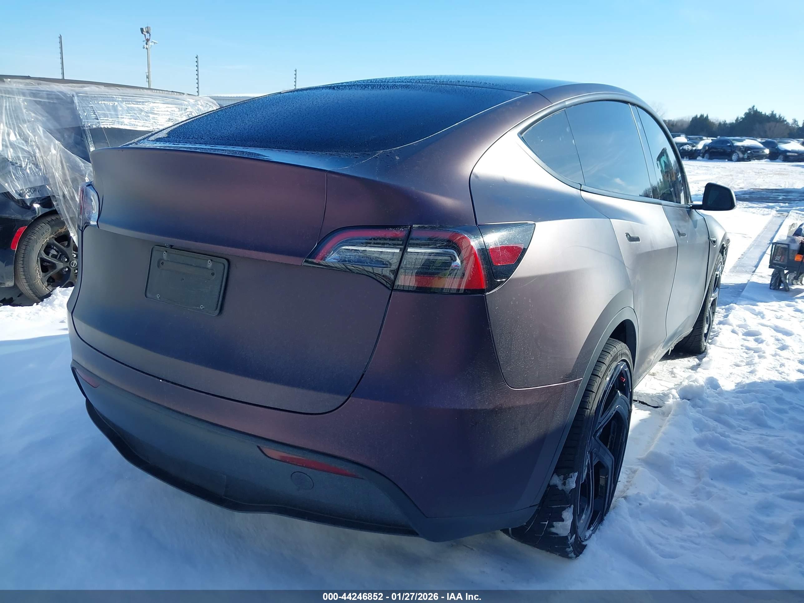 TESLA MODEL image 4
