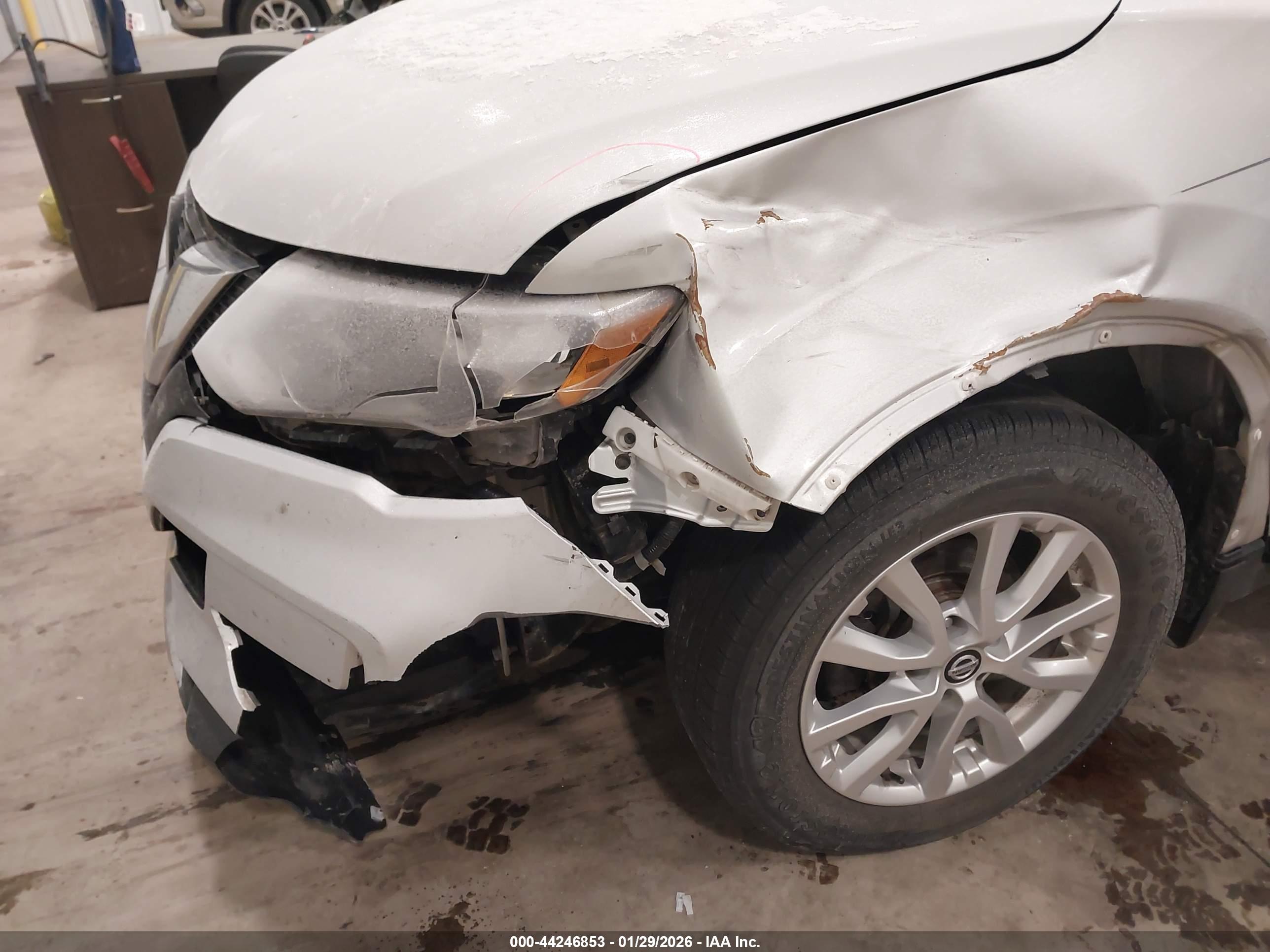 NISSAN ROGUE image 6