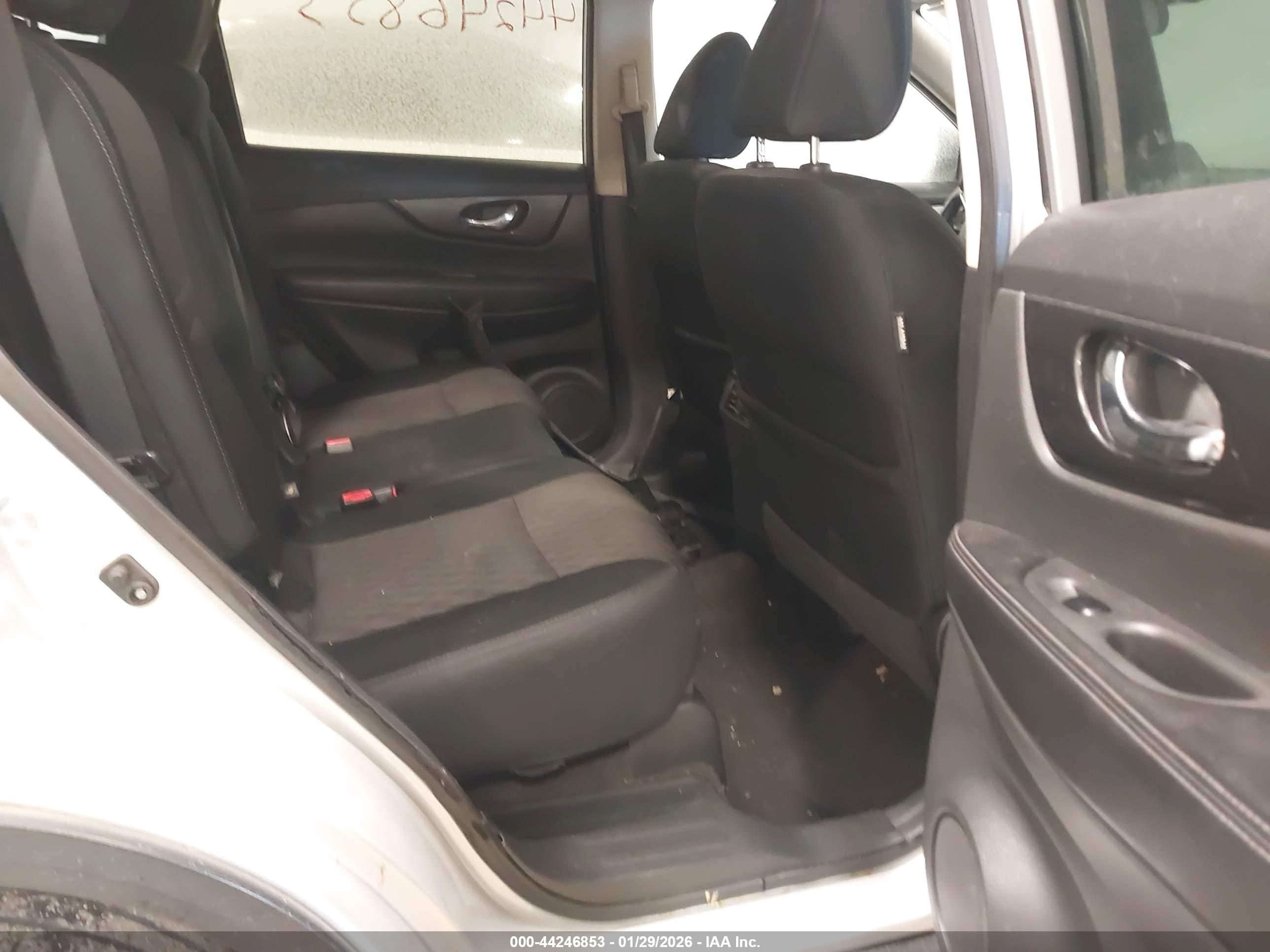 NISSAN ROGUE image 8