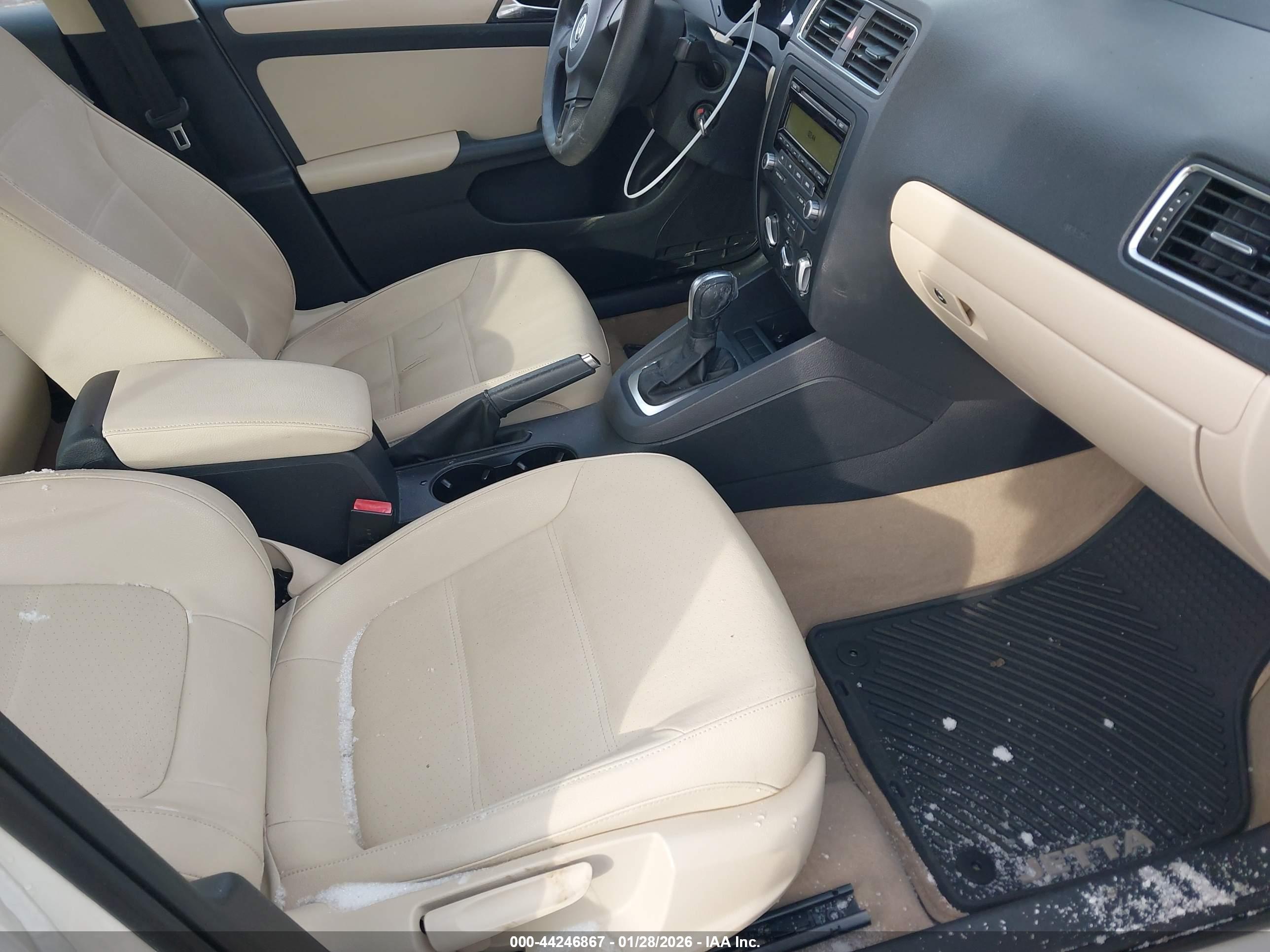 VOLKSWAGEN JETTA image 5
