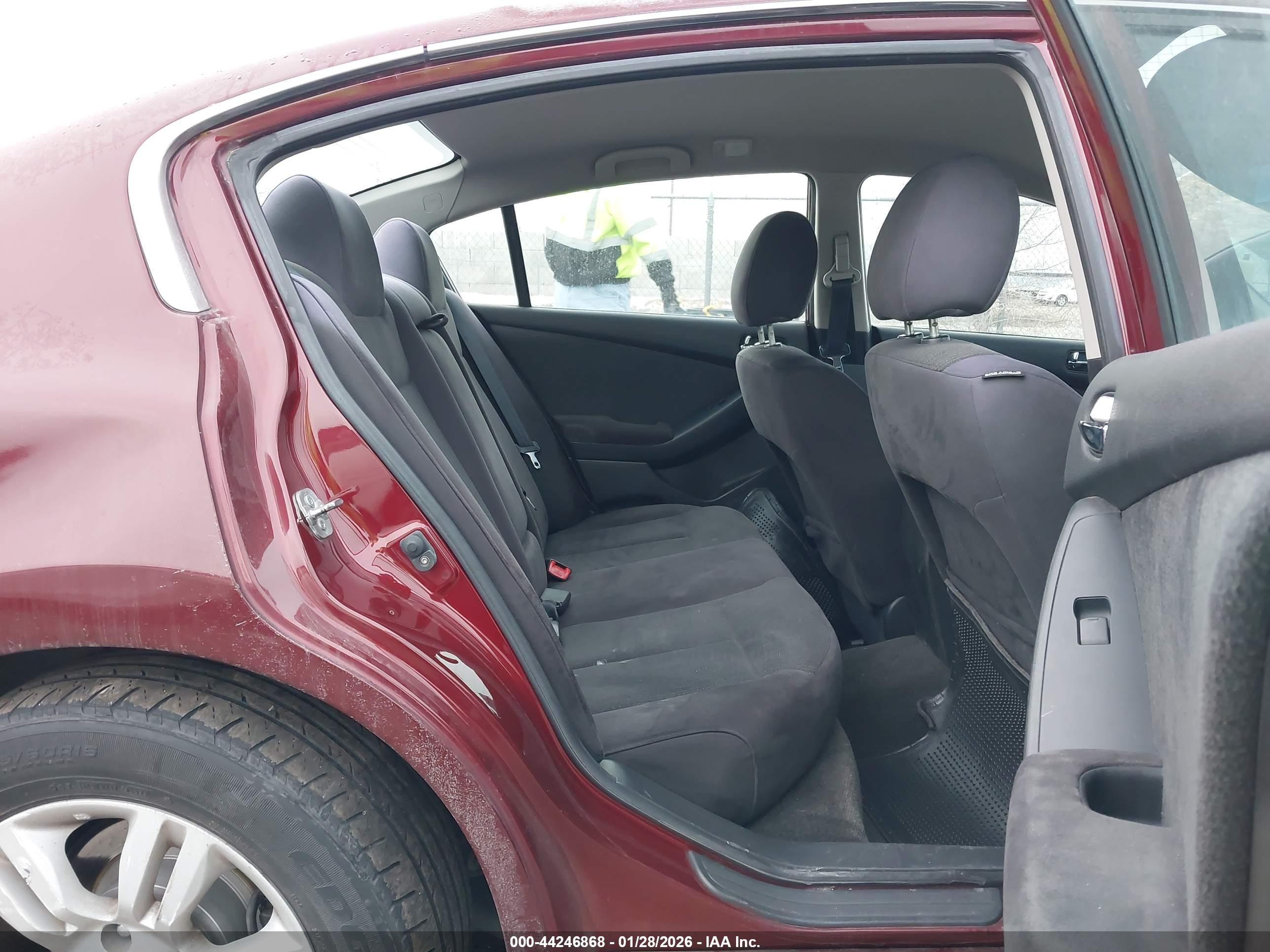 NISSAN ALTIMA image 8