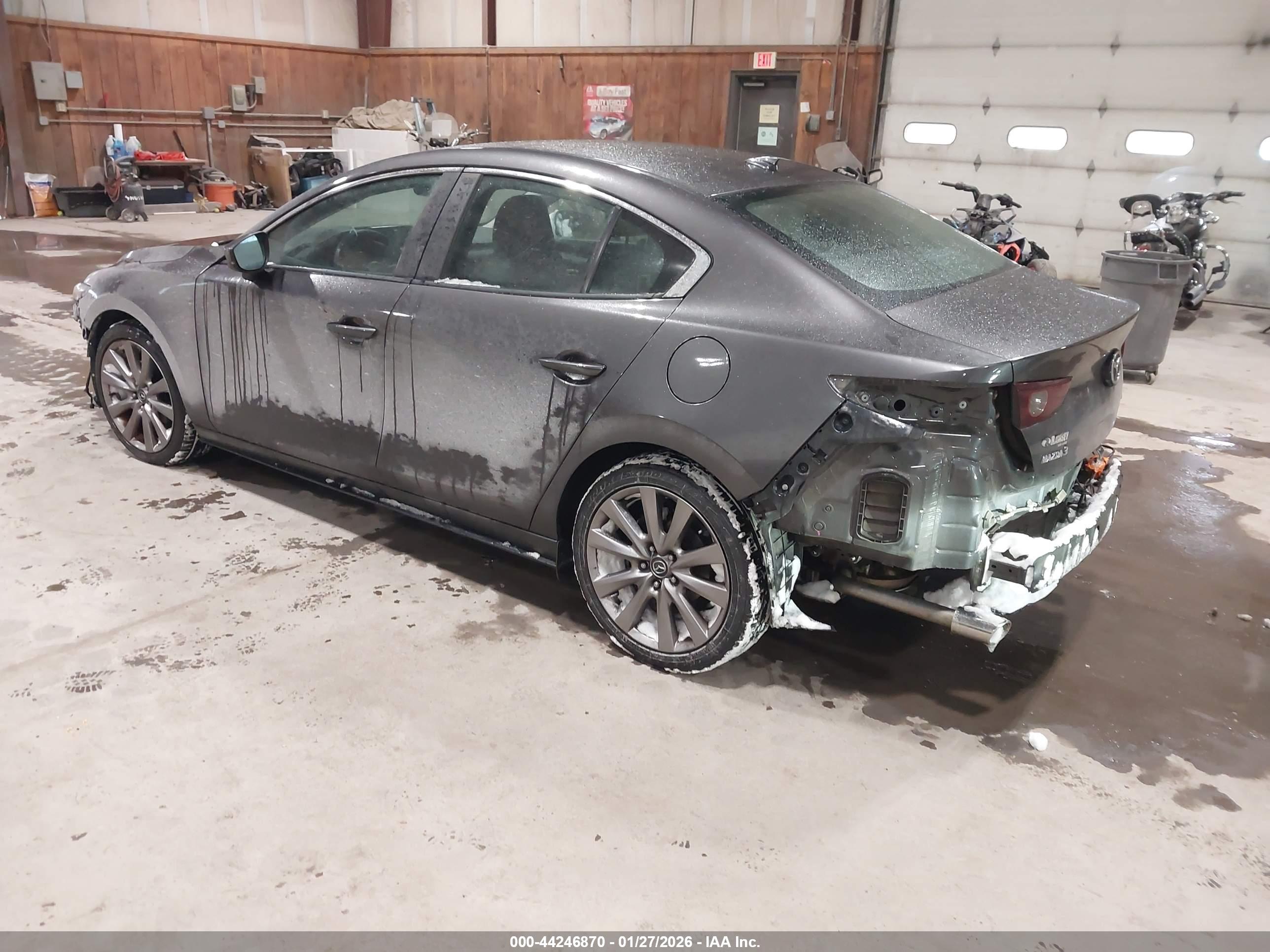 MAZDA MAZDA3 image 3