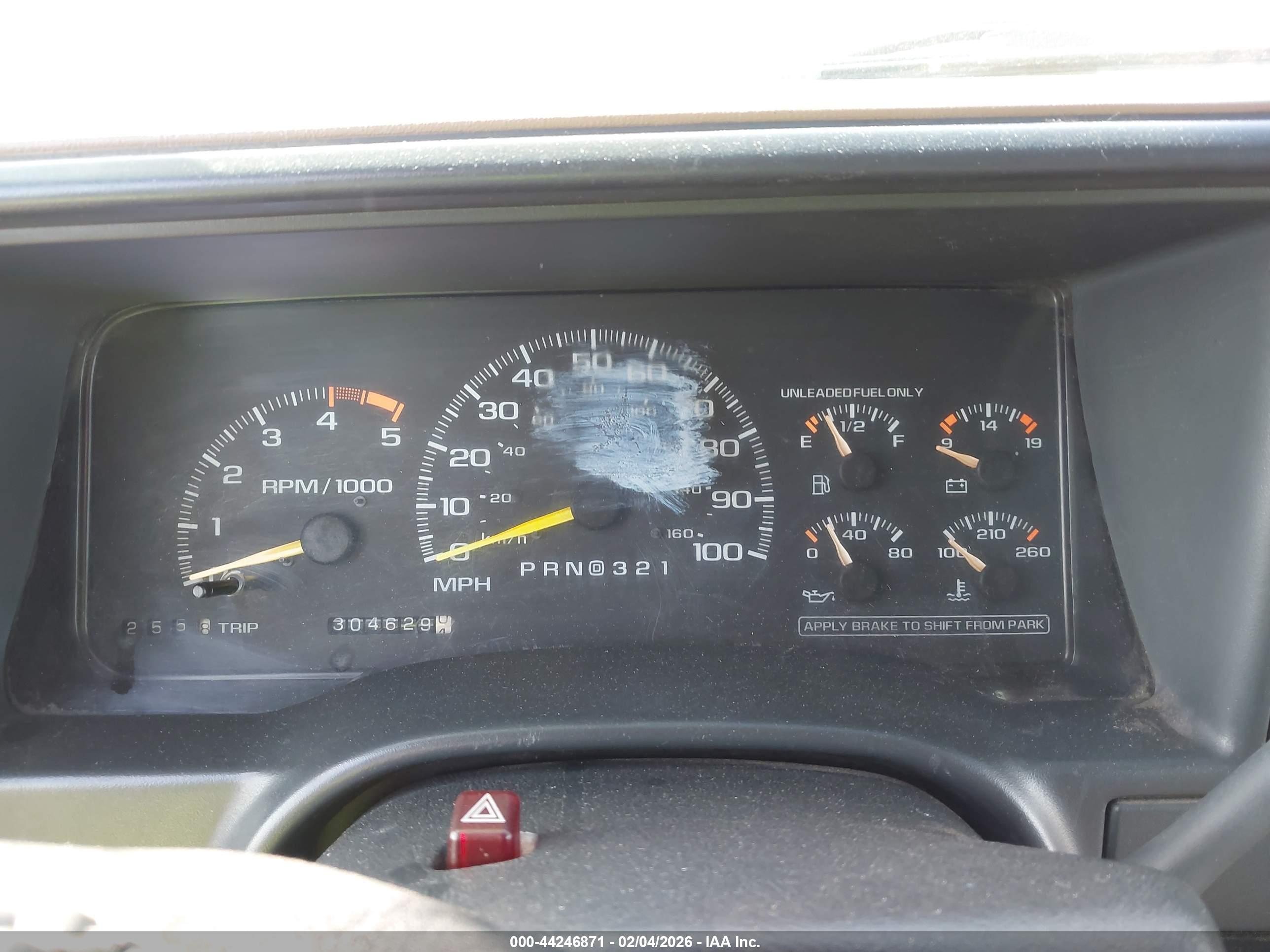 GMC SUBURBAN image 7