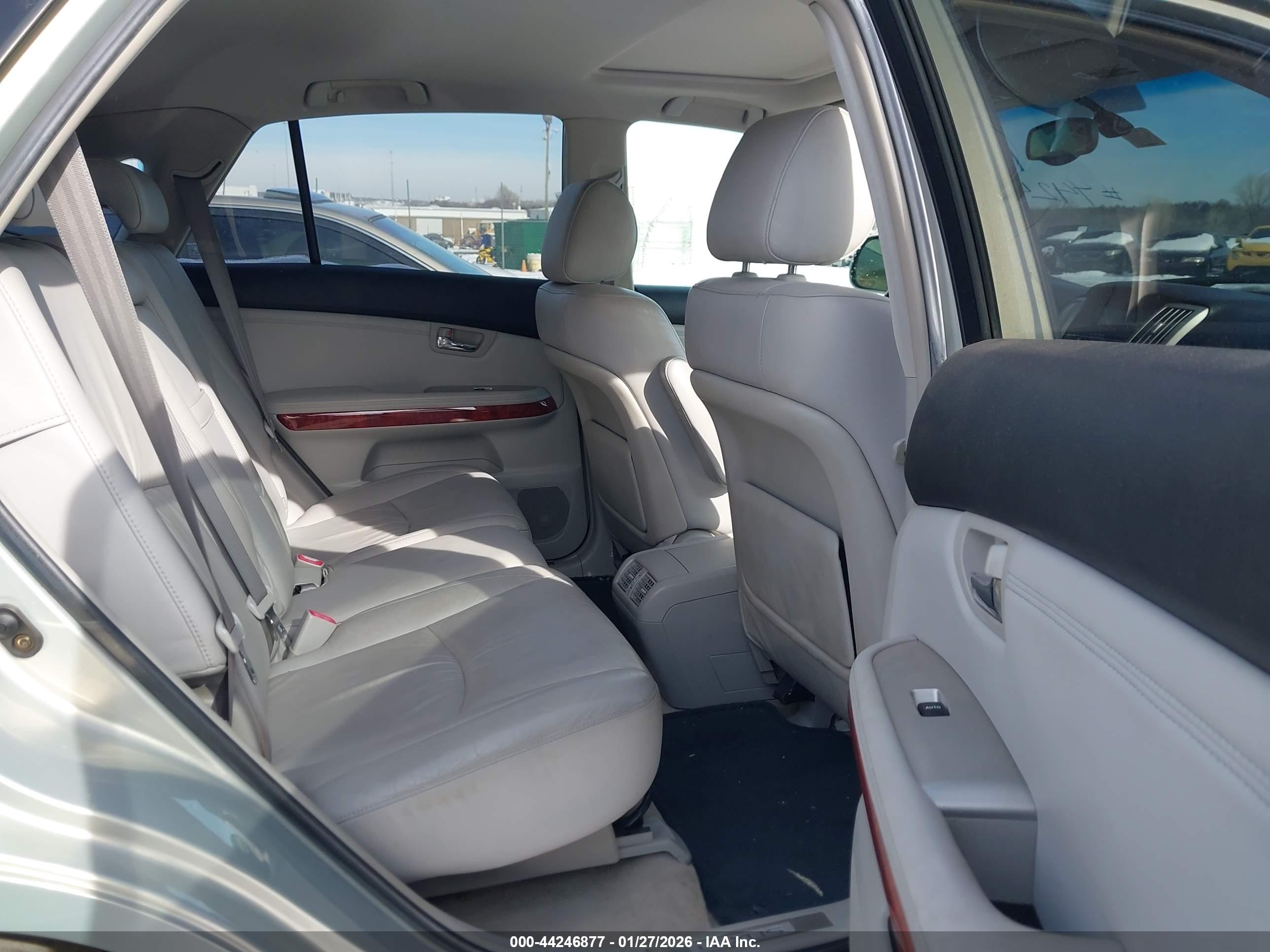 LEXUS RX image 8