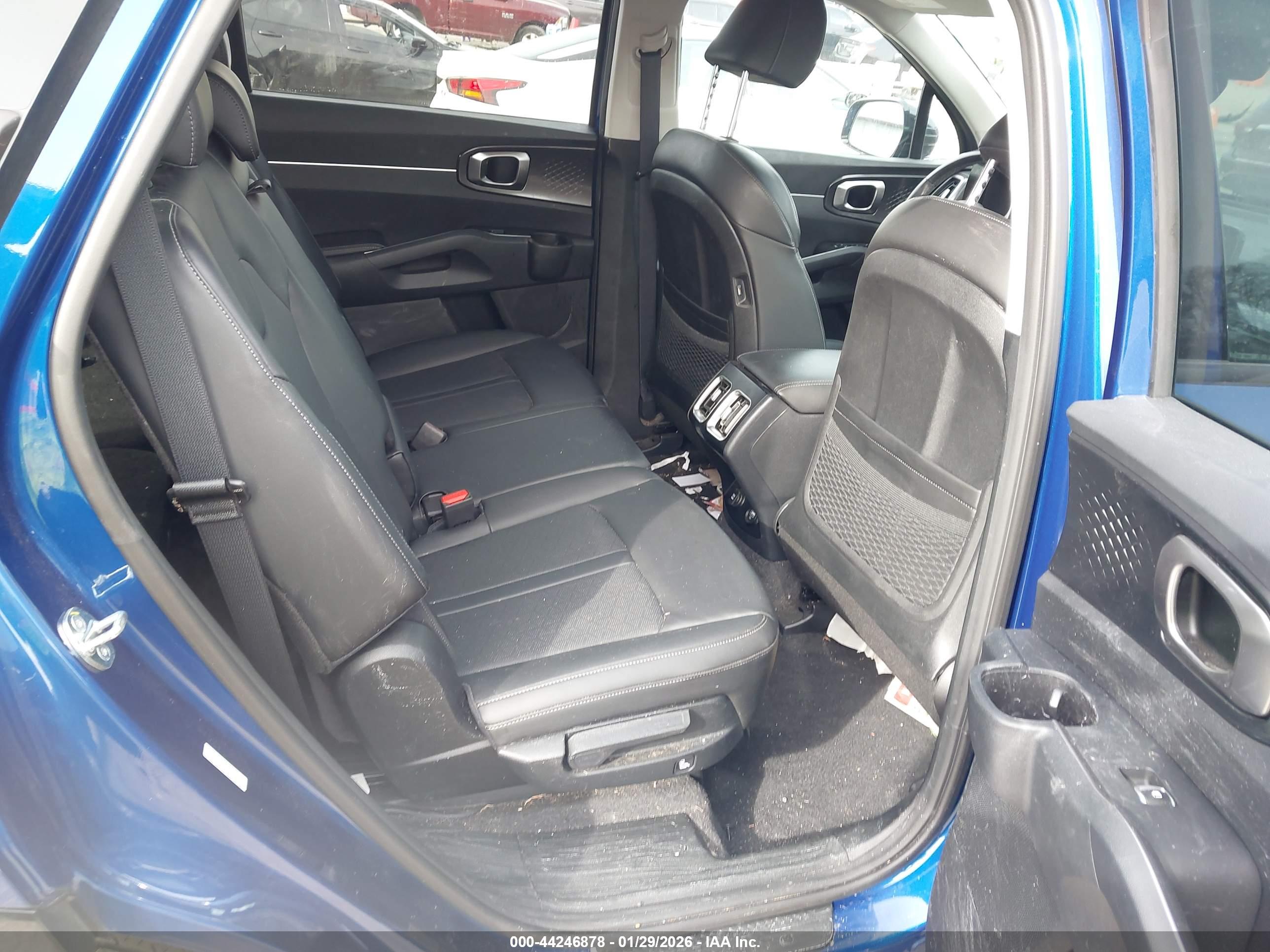 KIA SORENTO image 8