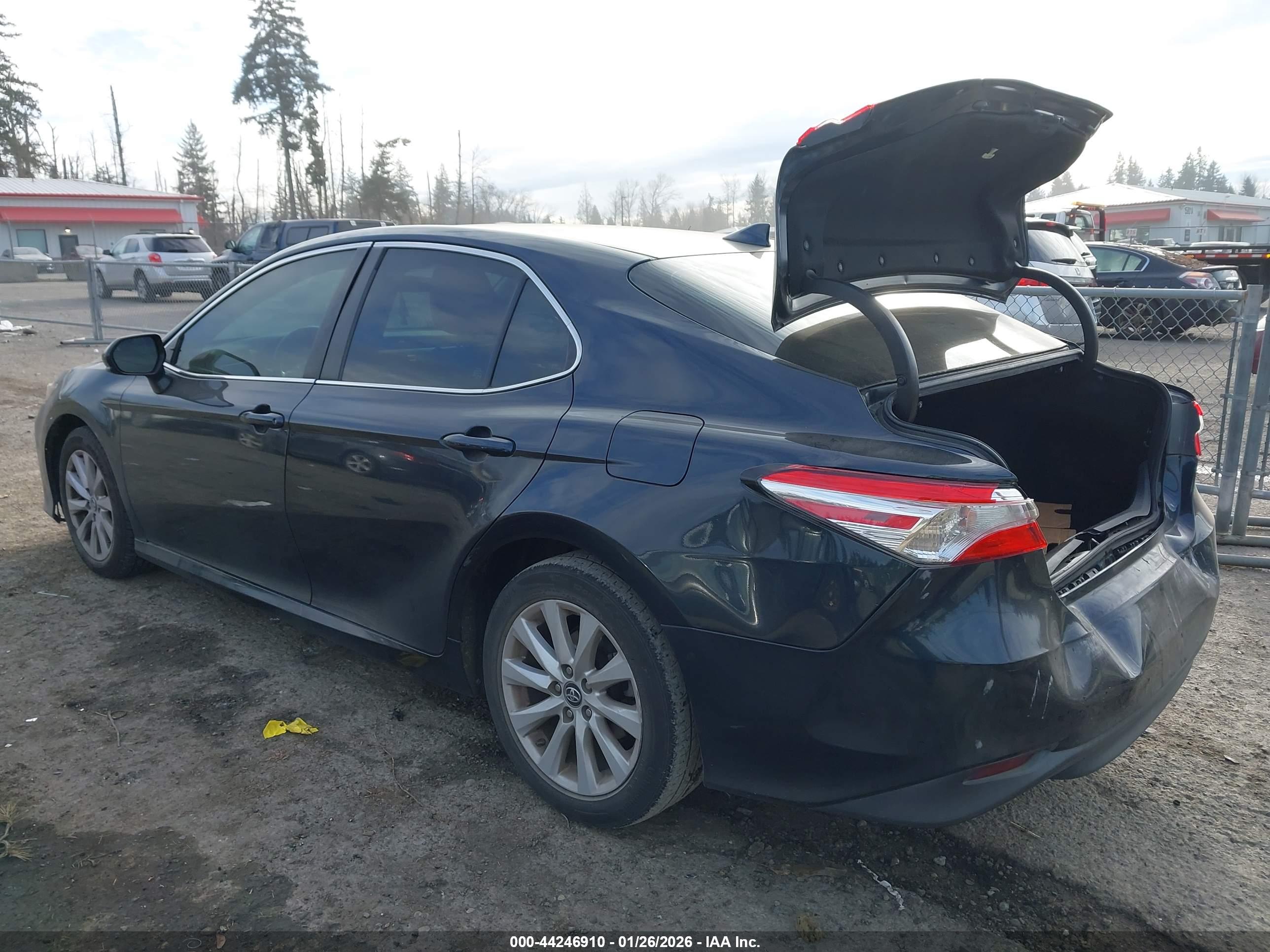 TOYOTA CAMRY image 3