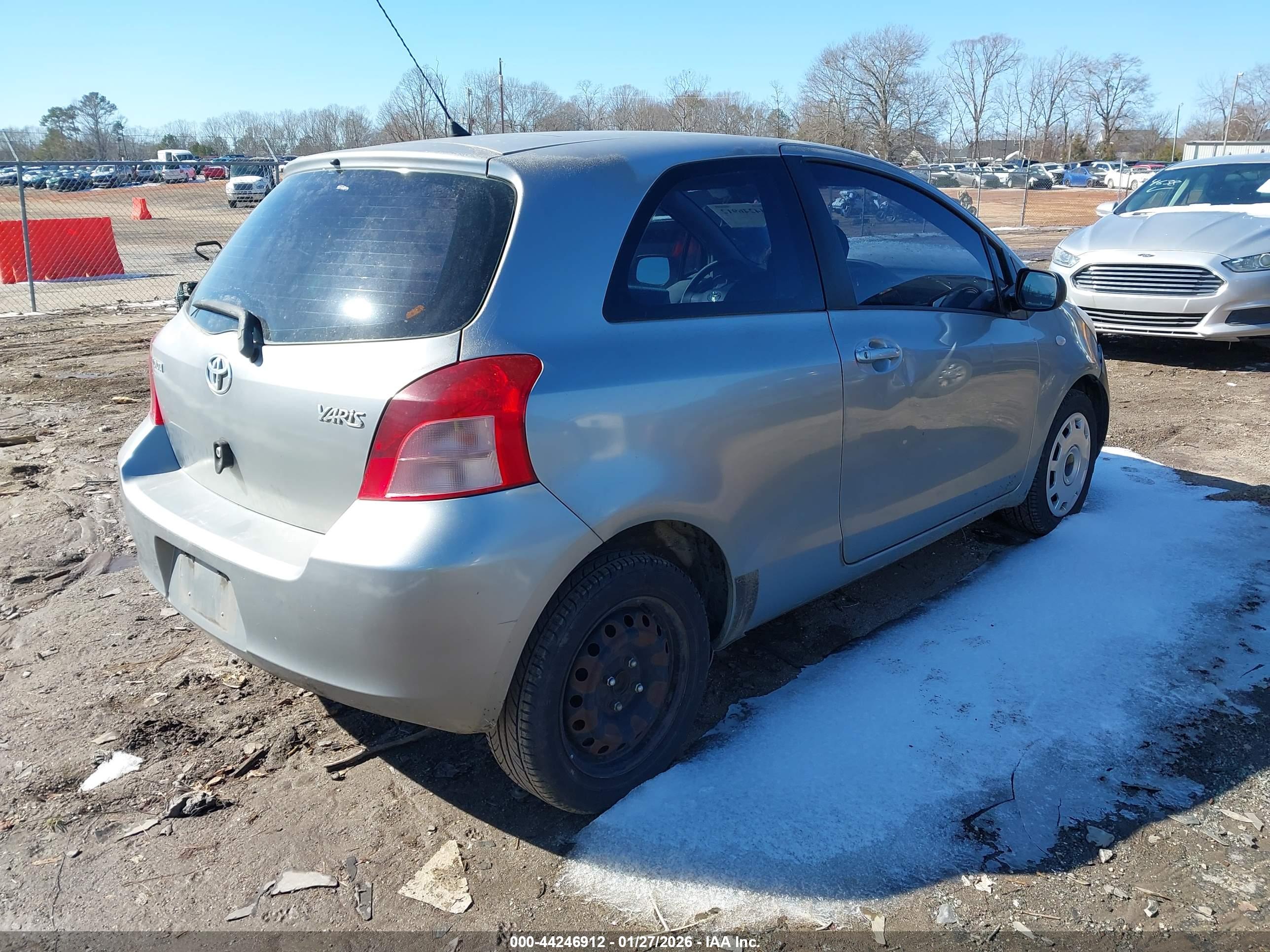 TOYOTA YARIS image 4