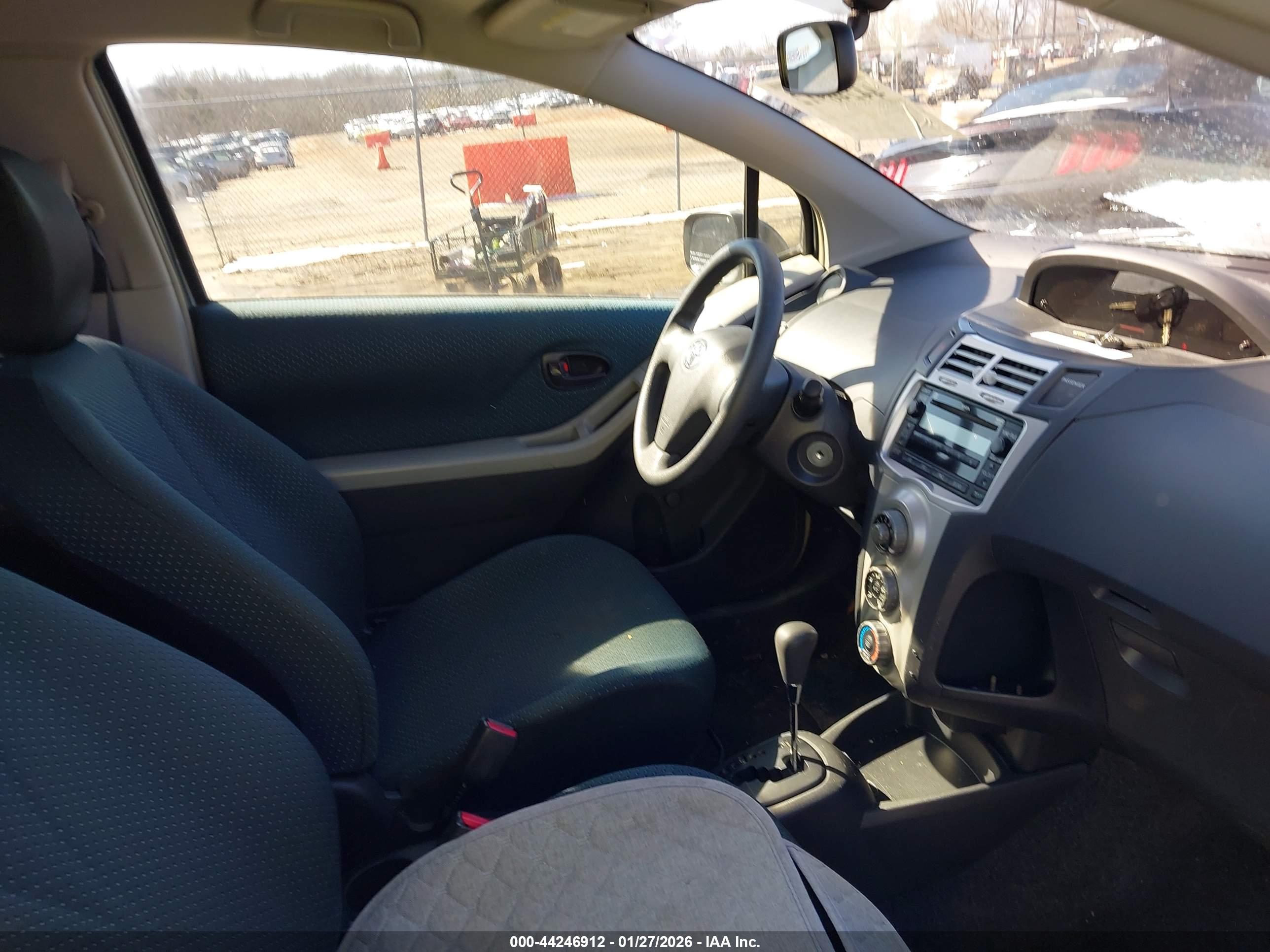 TOYOTA YARIS image 5