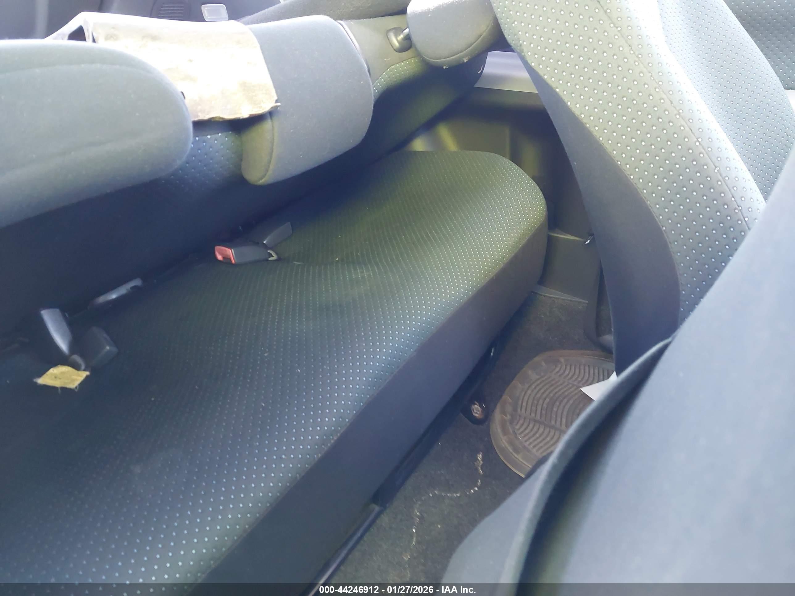 TOYOTA YARIS image 8