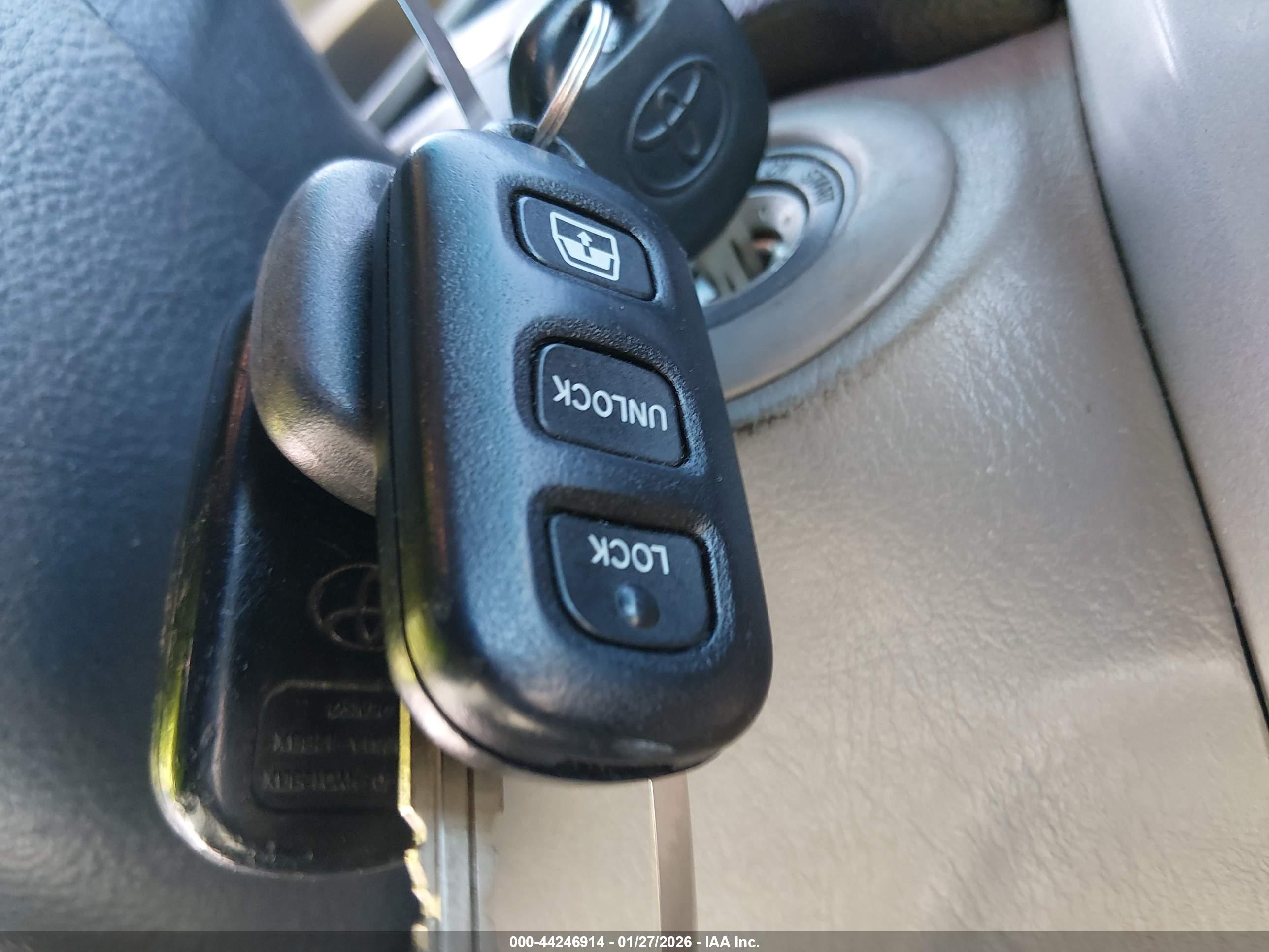 TOYOTA 4RUNNER image 11