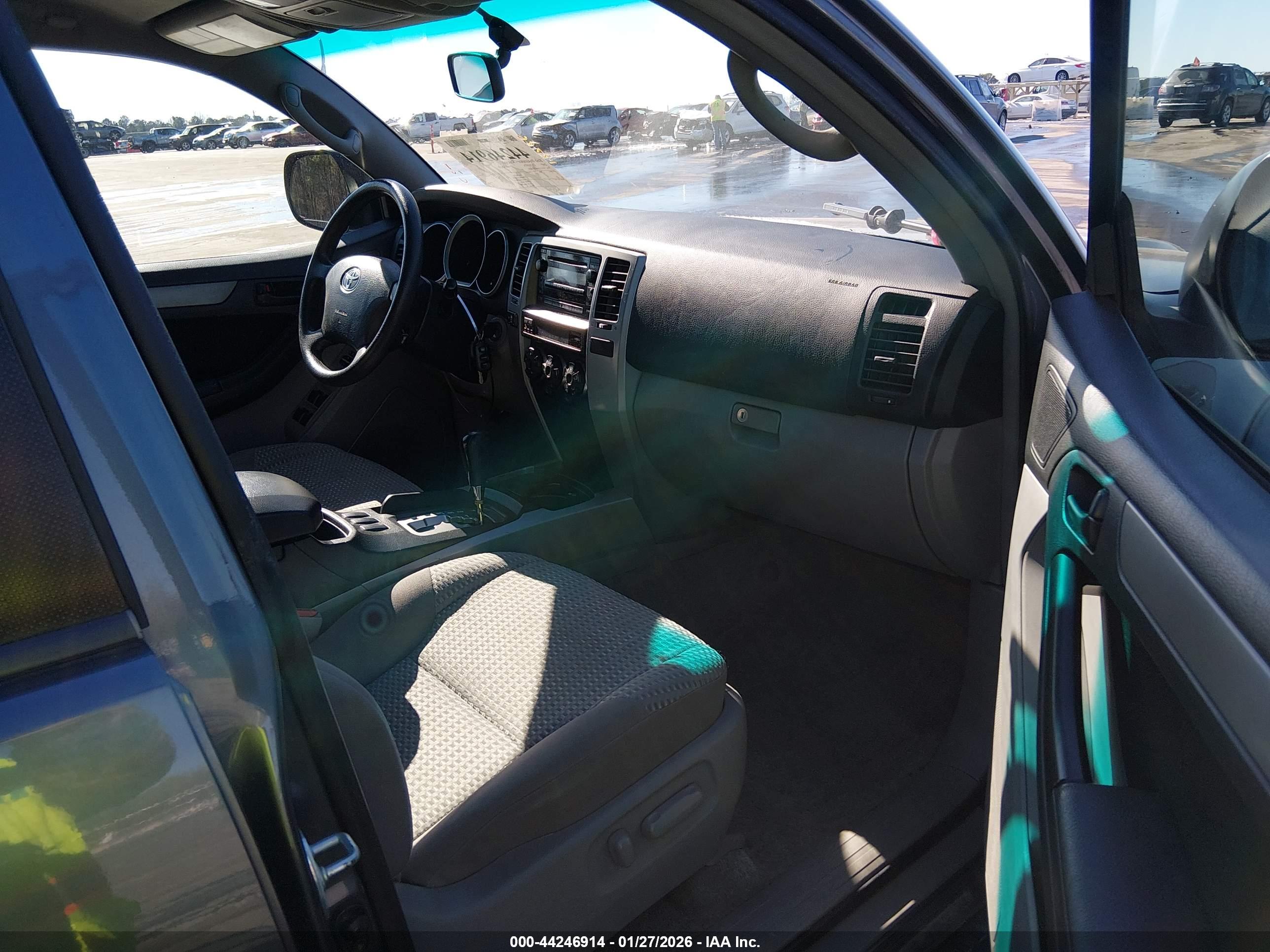 TOYOTA 4RUNNER image 5