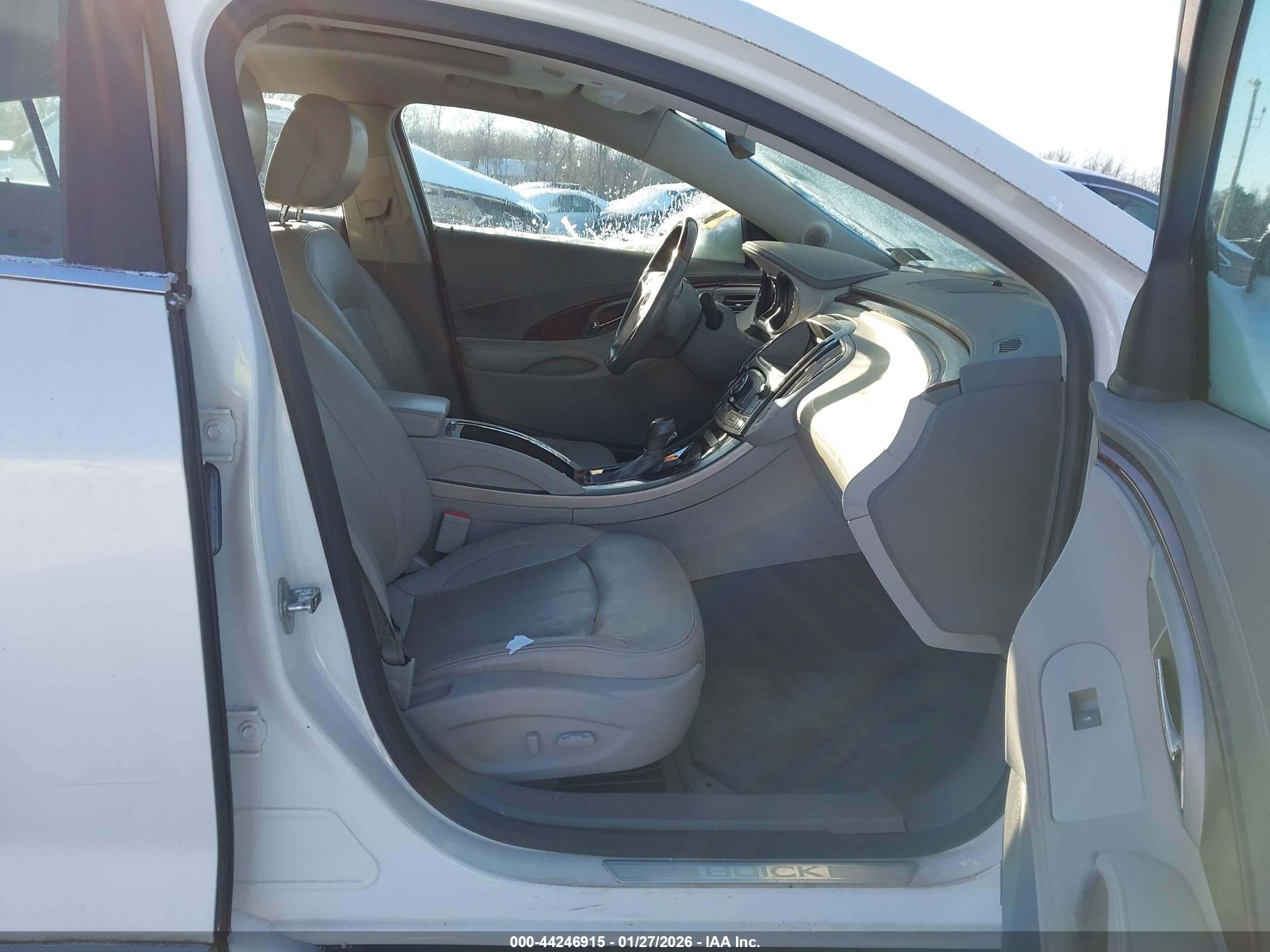 BUICK LACROSSE image 5