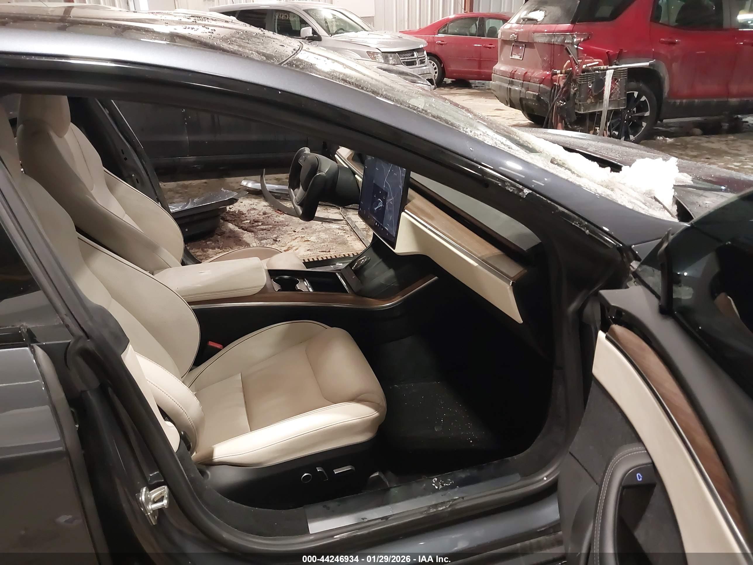 TESLA MODEL image 5