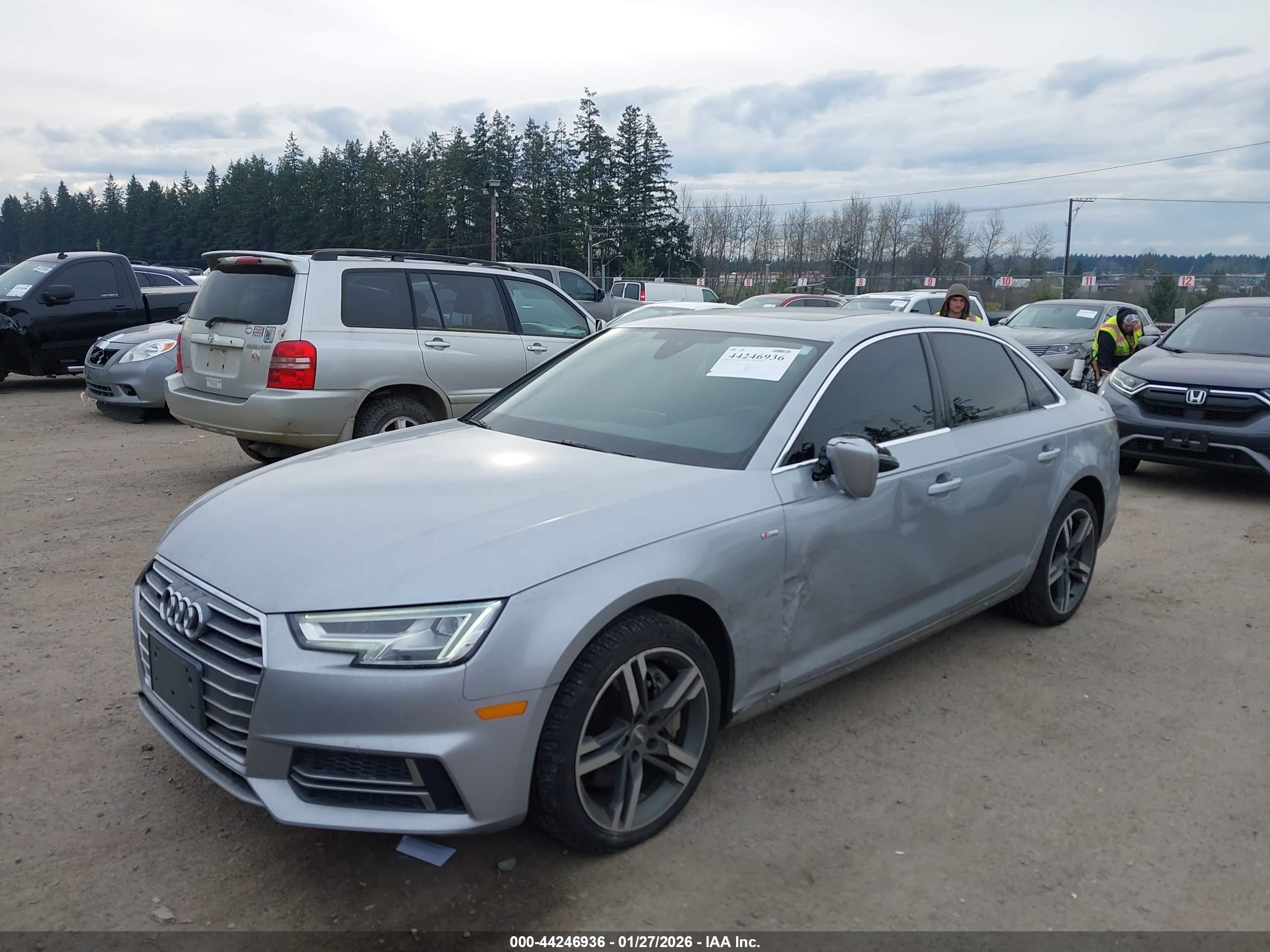 AUDI A4 image 6