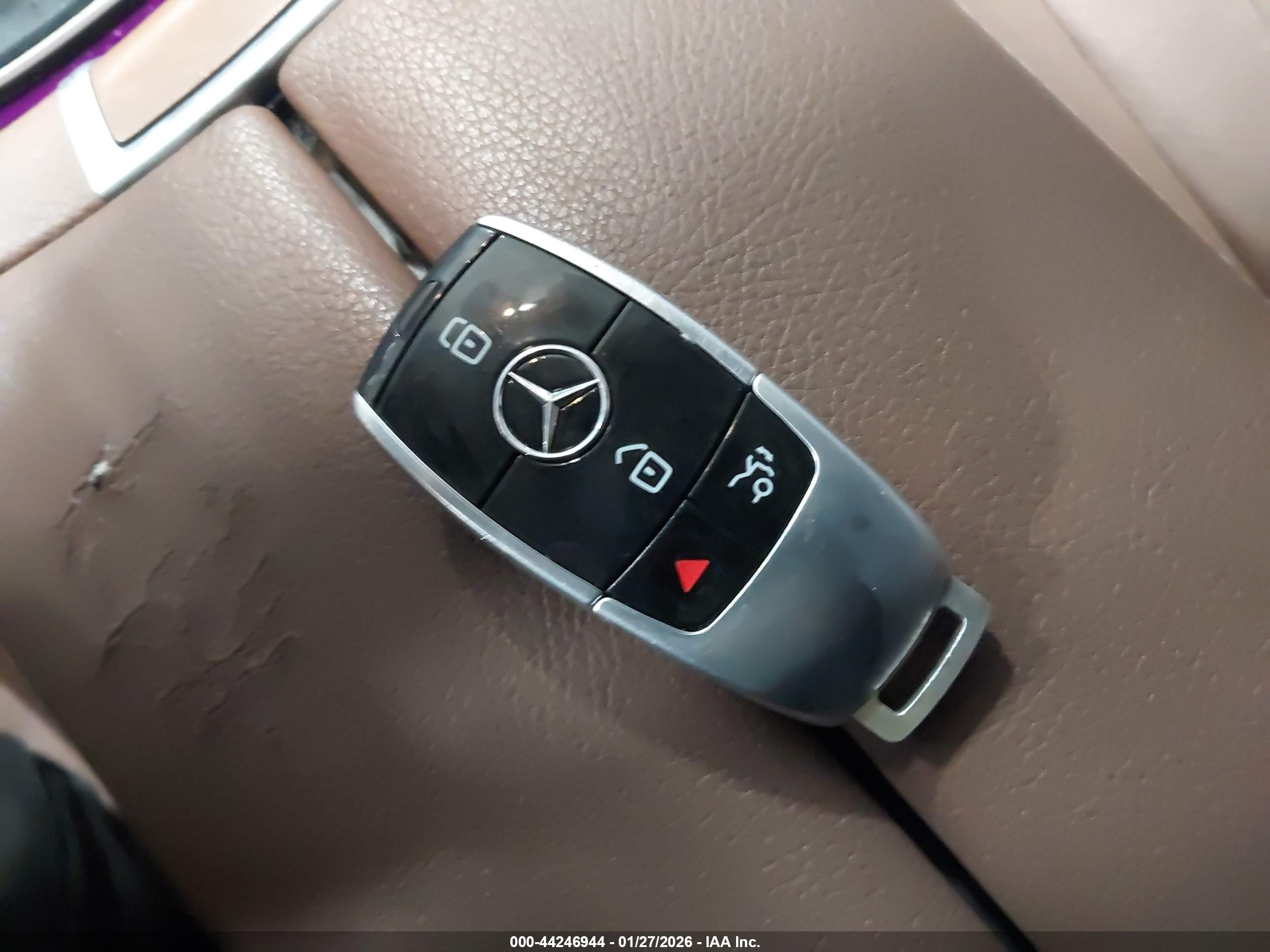 MERCEDES-BENZ E image 11