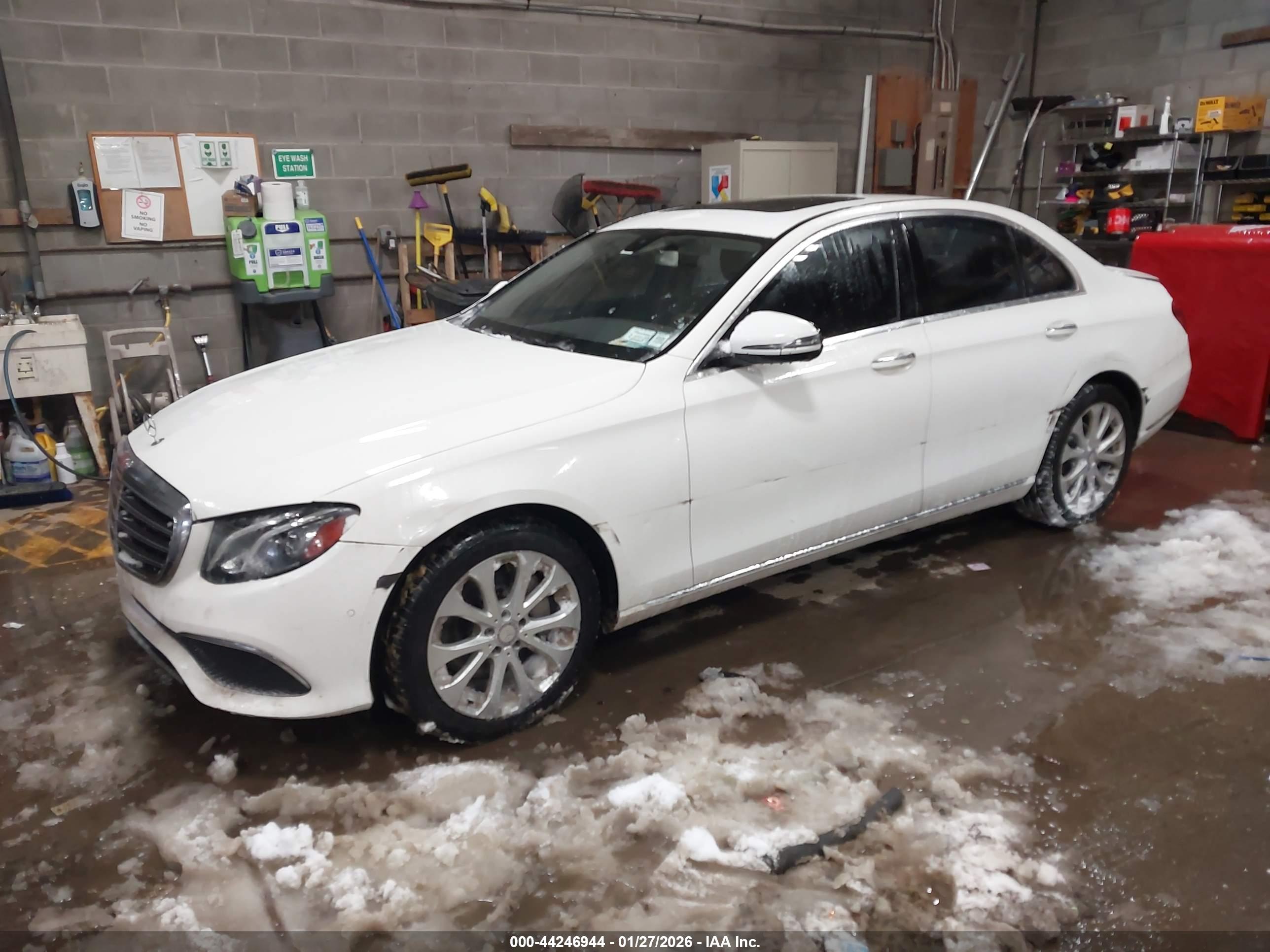 MERCEDES-BENZ E image 2