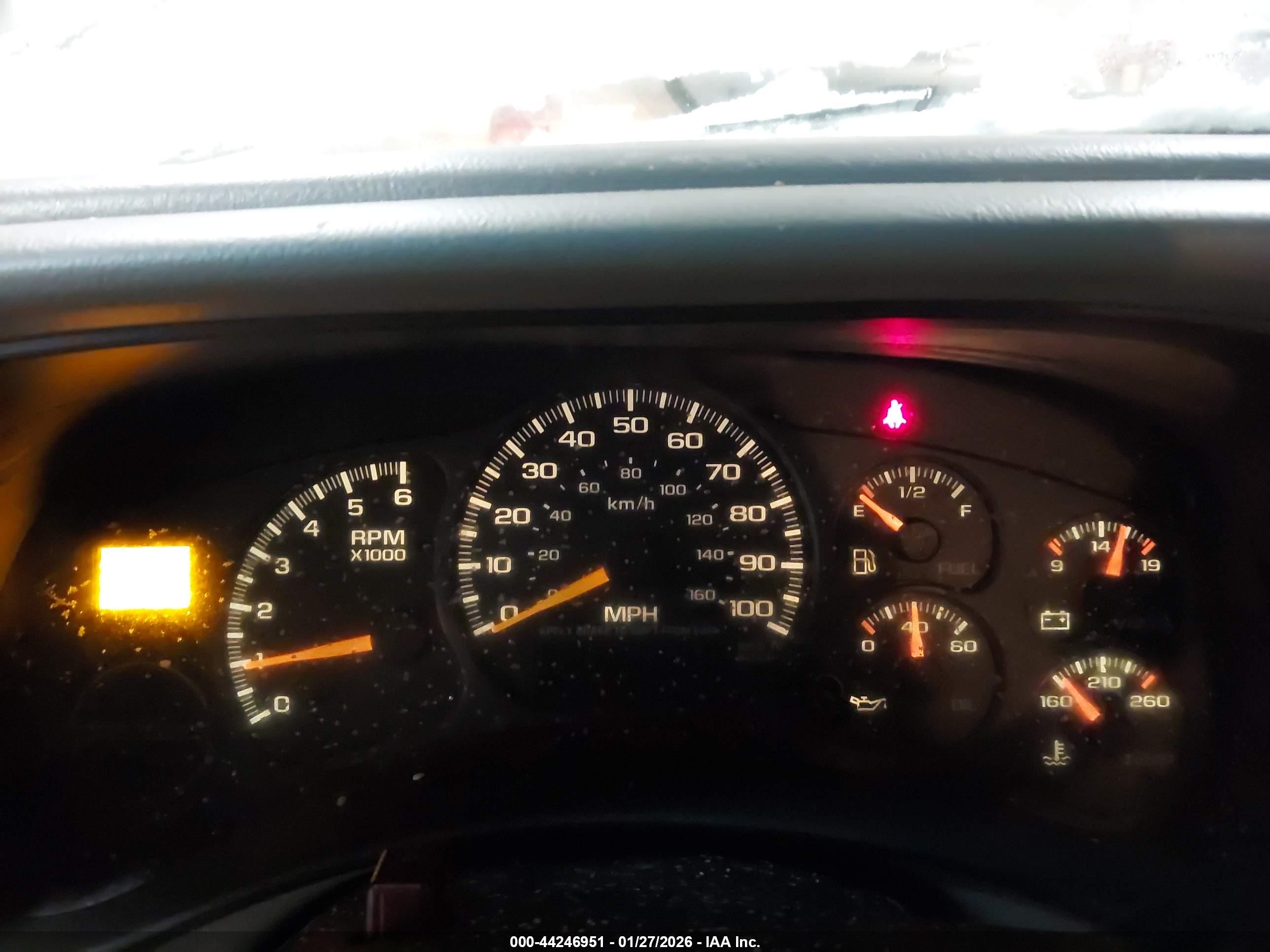CHEVROLET SUBURBAN image 7