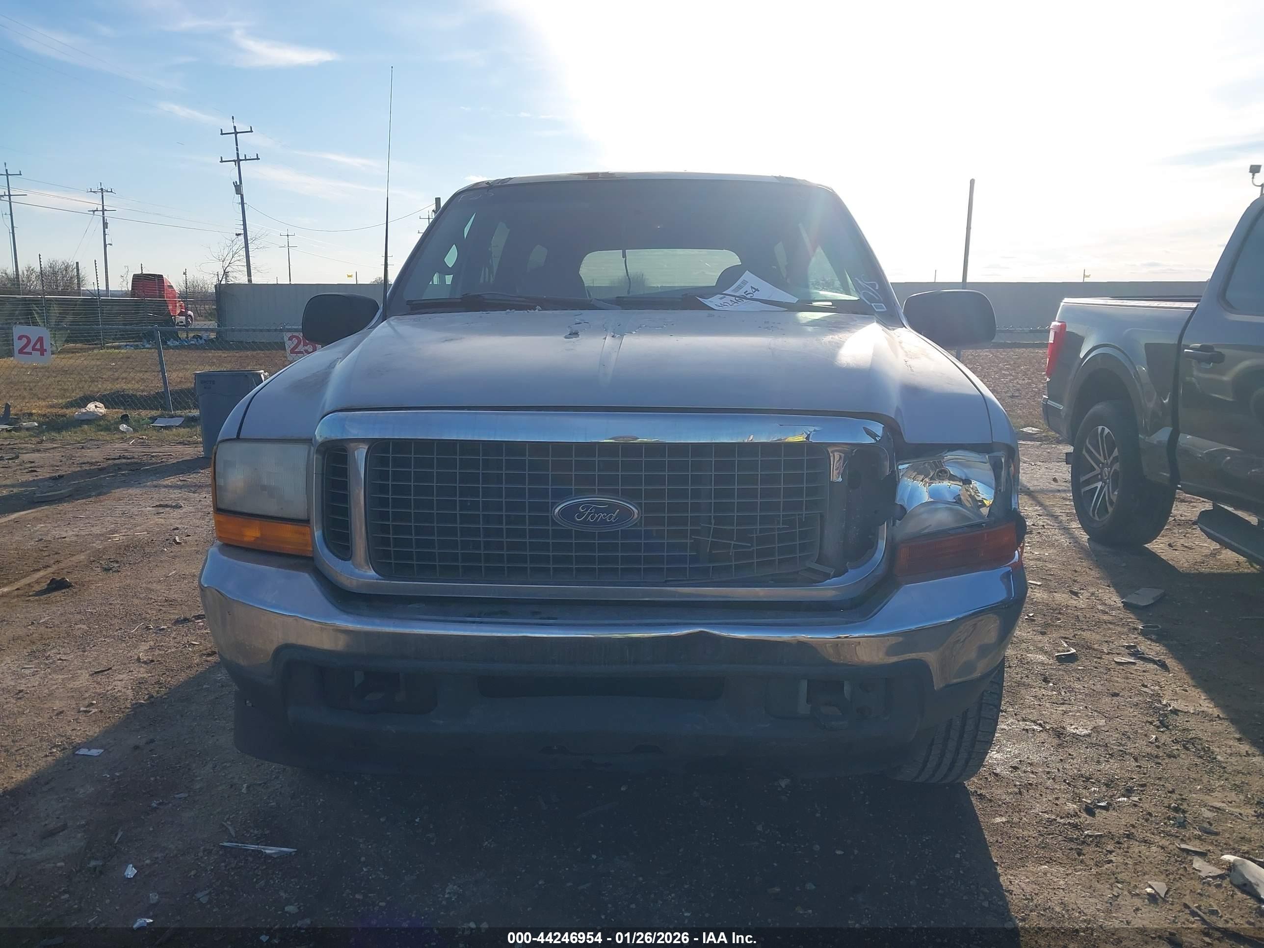 FORD EXCURSION image 6