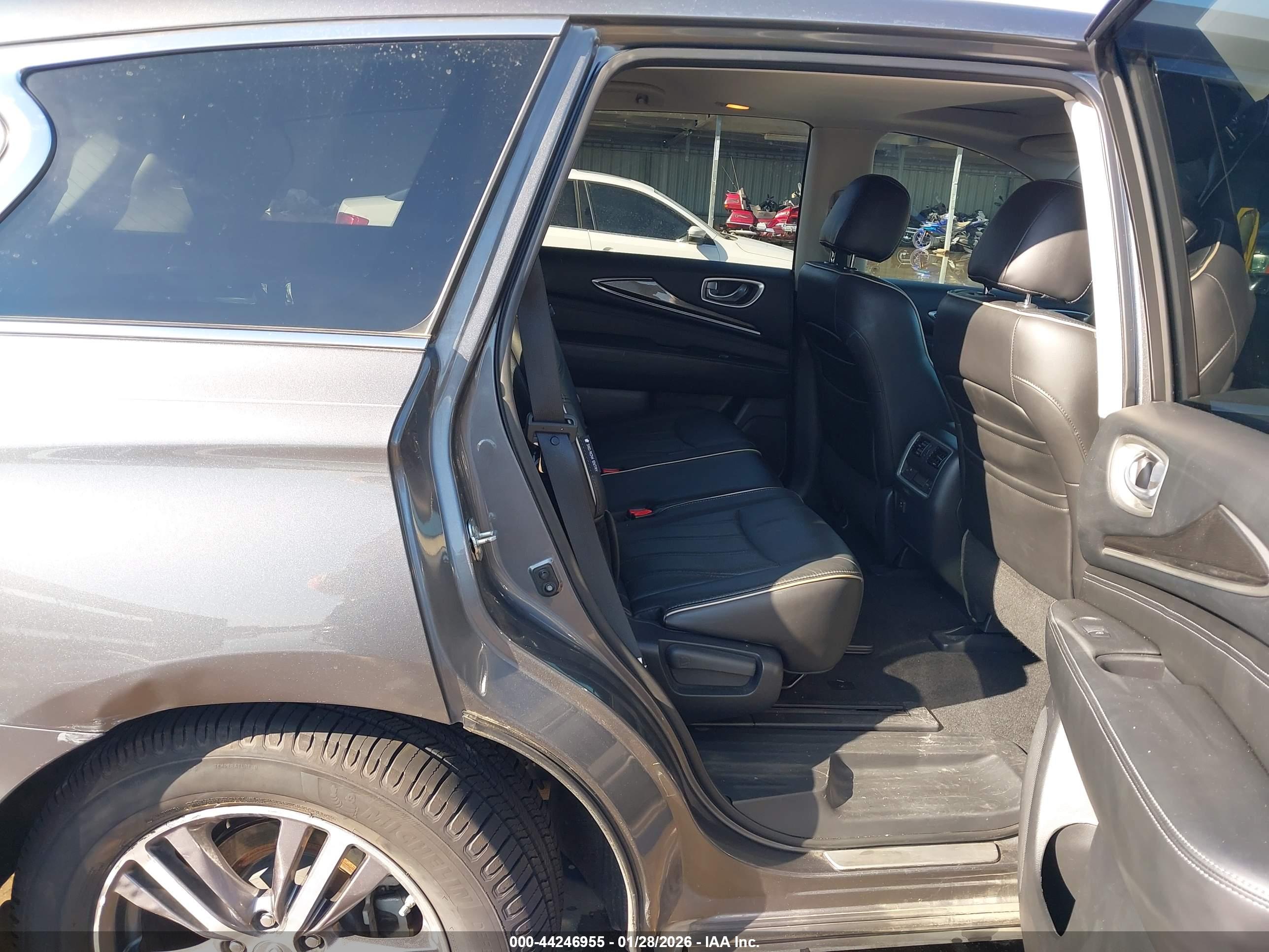 INFINITI QX60 image 8