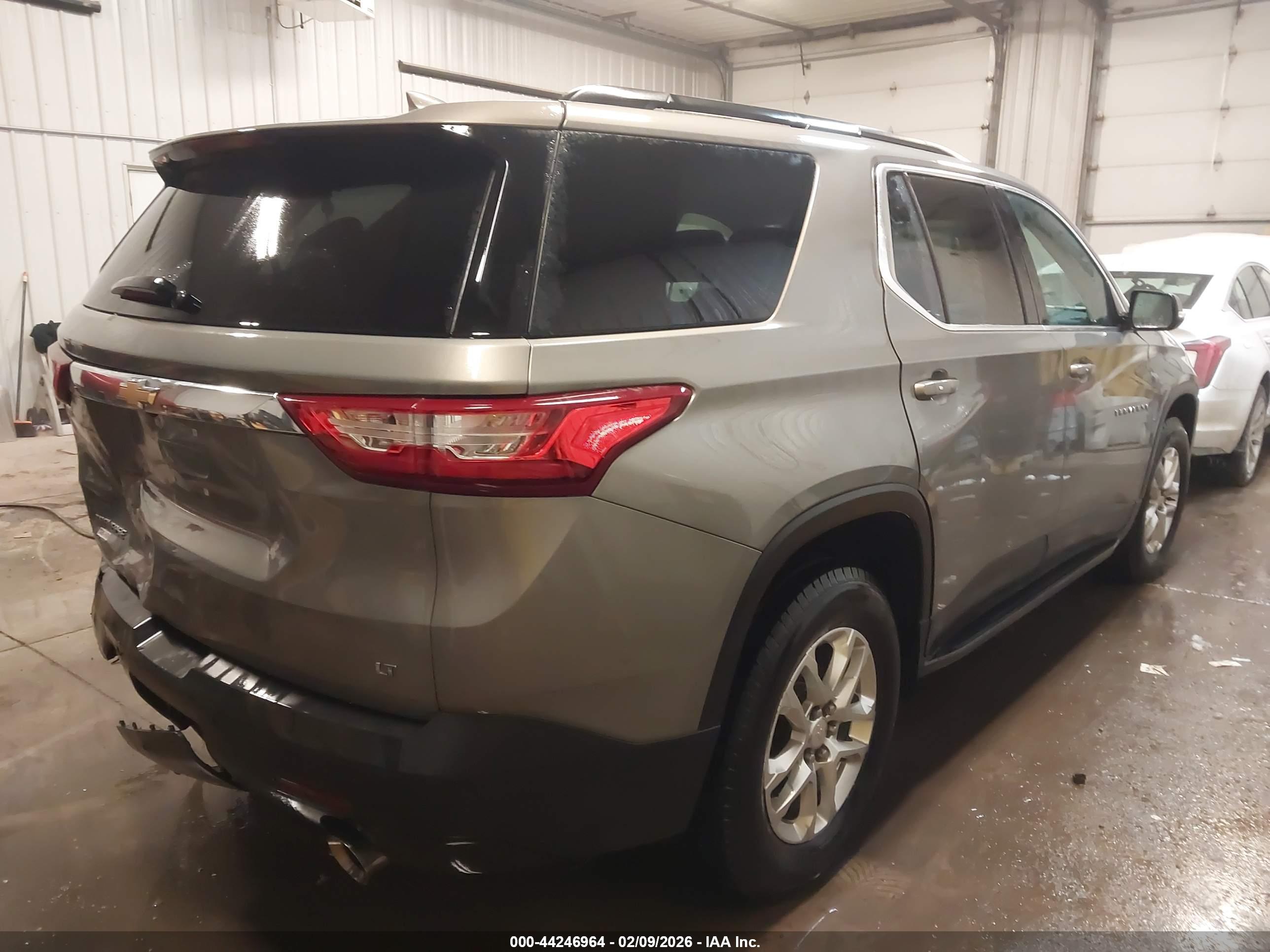CHEVROLET TRAVERSE image 4