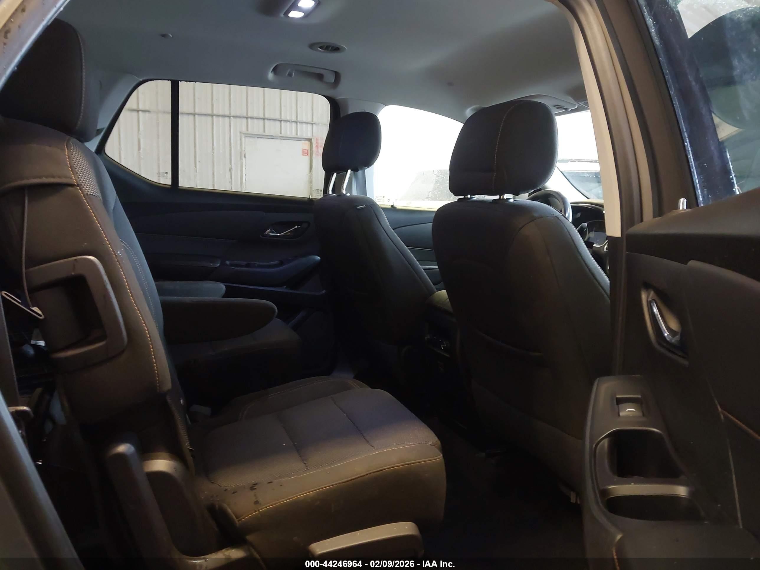 CHEVROLET TRAVERSE image 8