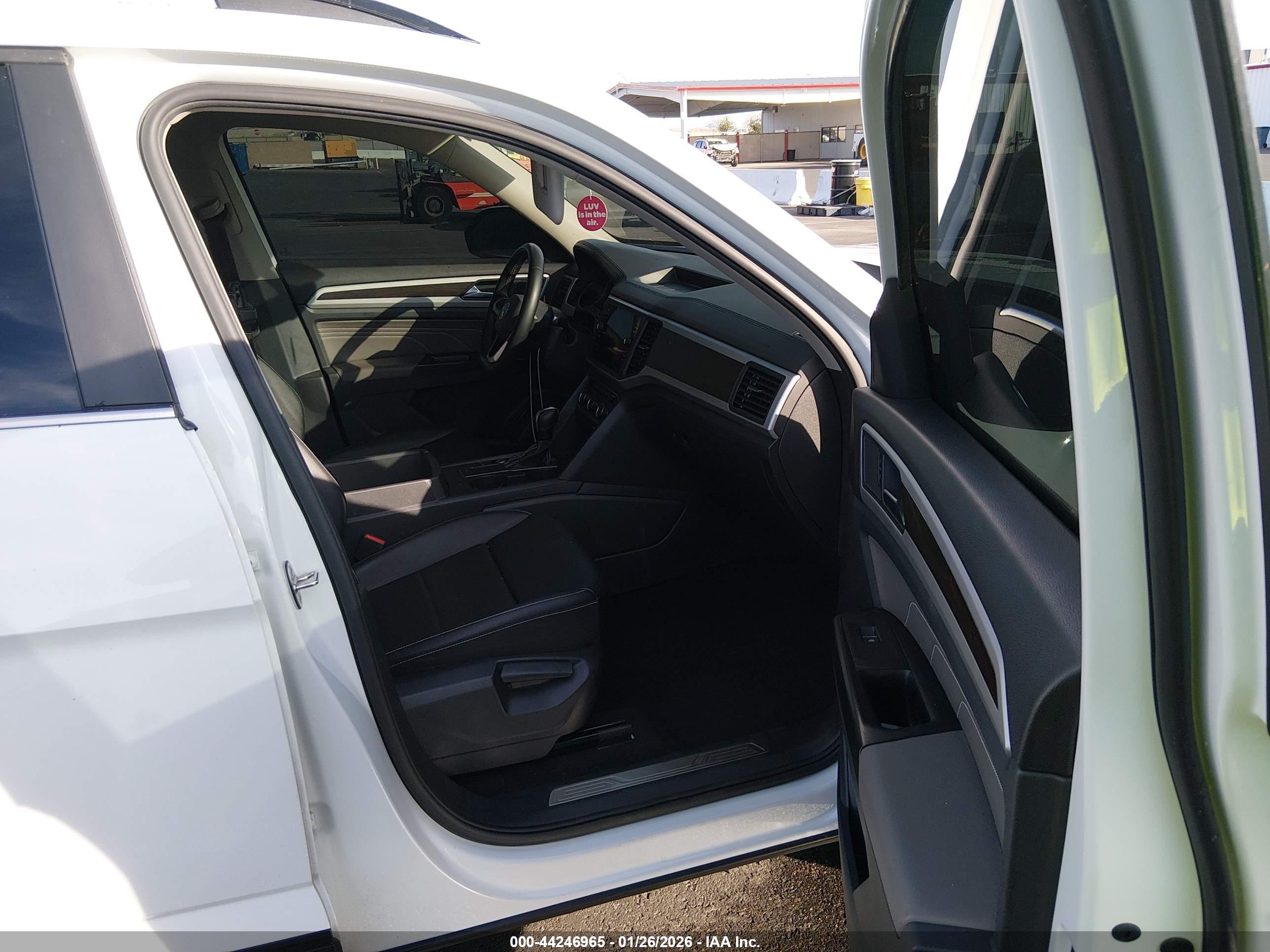 VOLKSWAGEN ATLAS image 5
