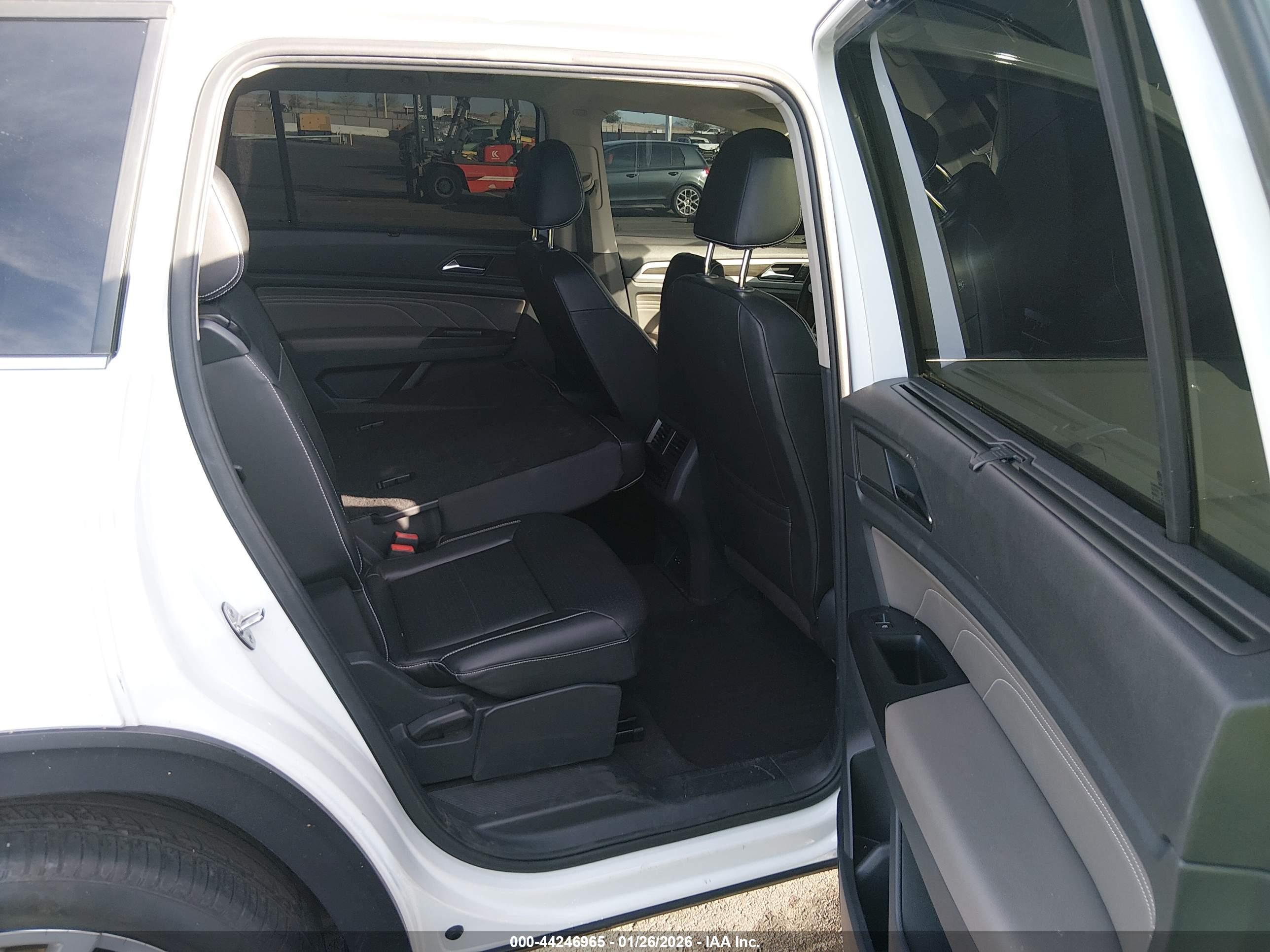 VOLKSWAGEN ATLAS image 8