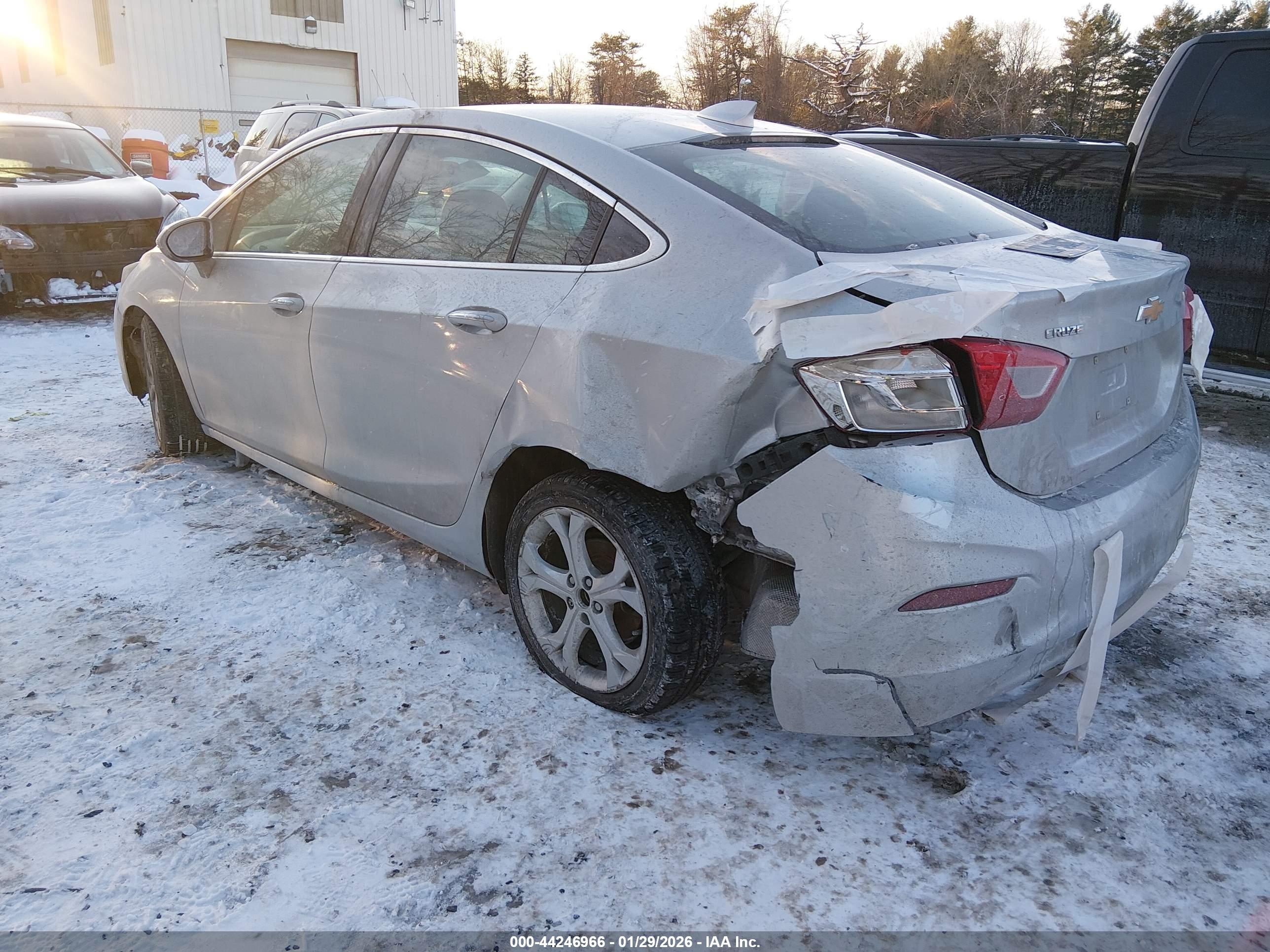 CHEVROLET CRUZE image 3