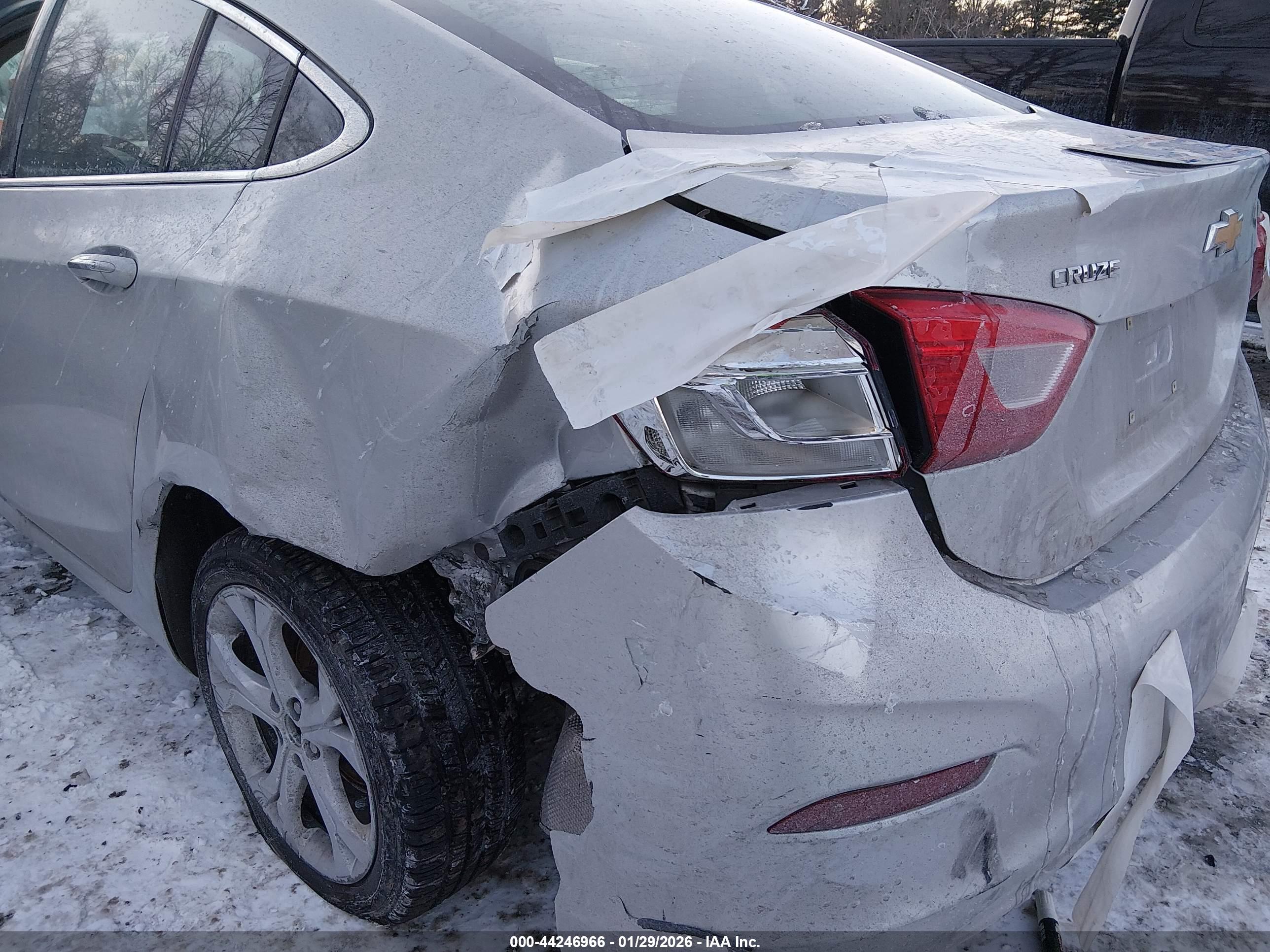 CHEVROLET CRUZE image 6