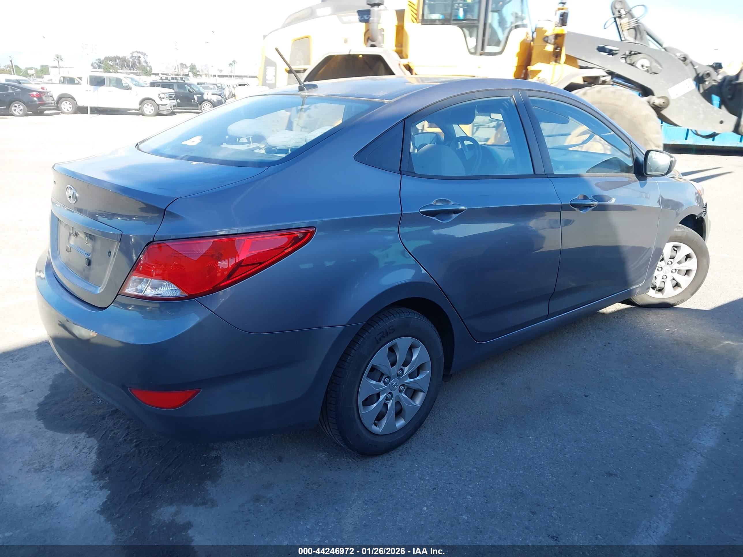 HYUNDAI ACCENT image 4