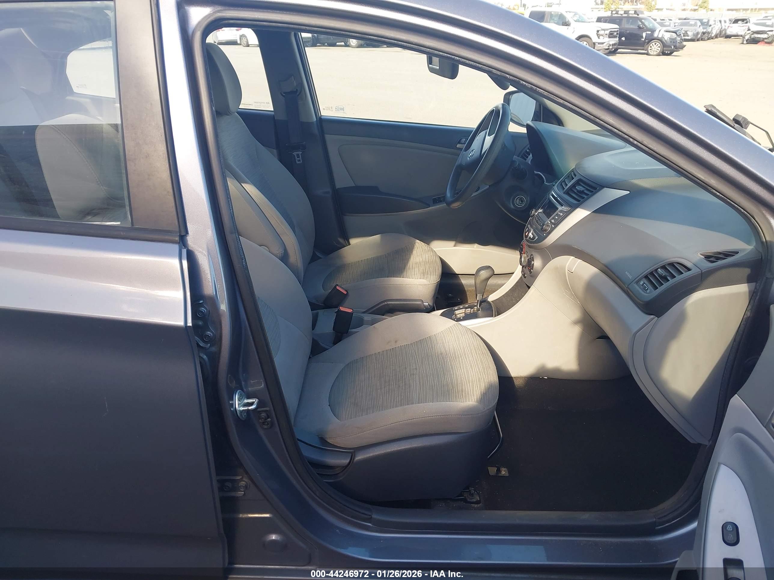 HYUNDAI ACCENT image 5