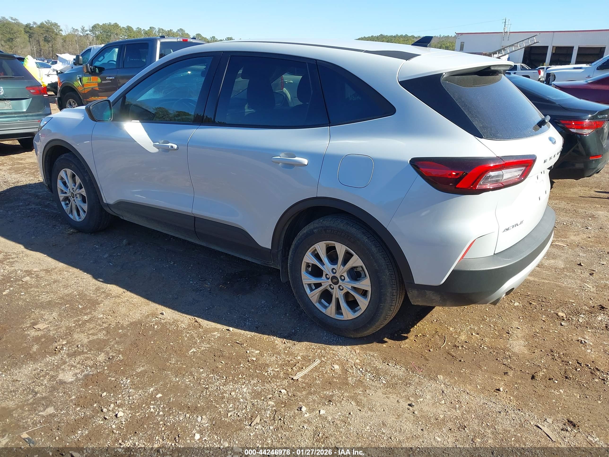 FORD ESCAPE image 3