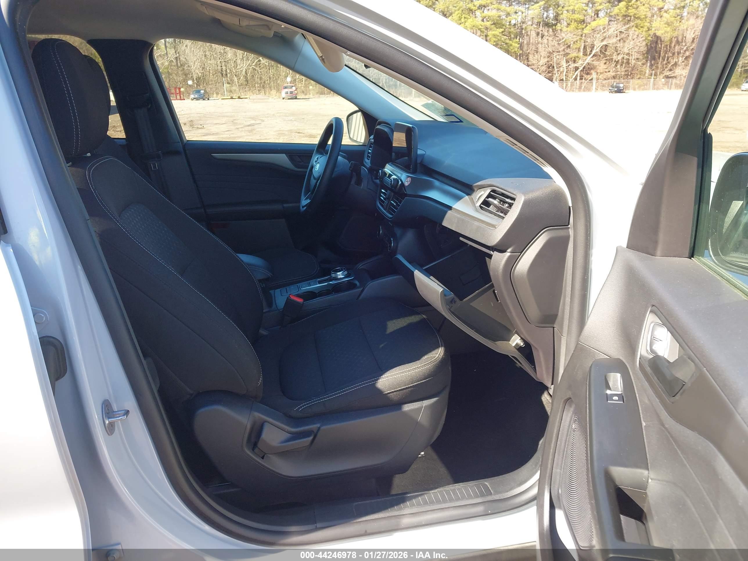FORD ESCAPE image 5