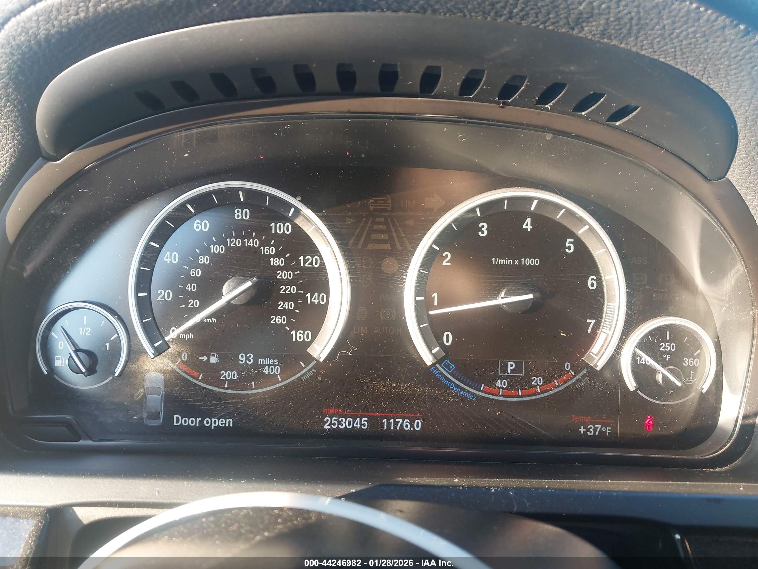 BMW 740I image 7