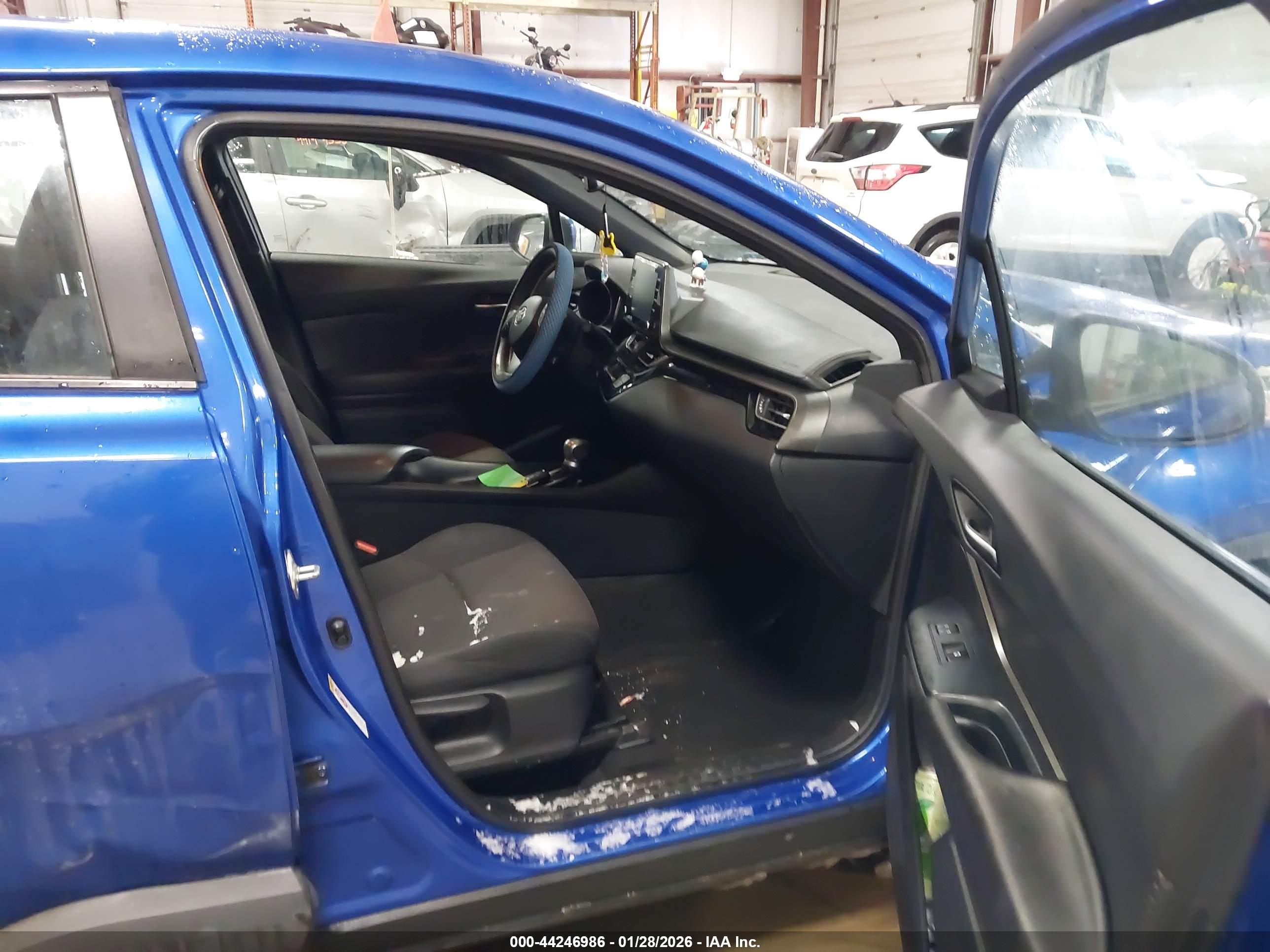 TOYOTA C-HR image 5