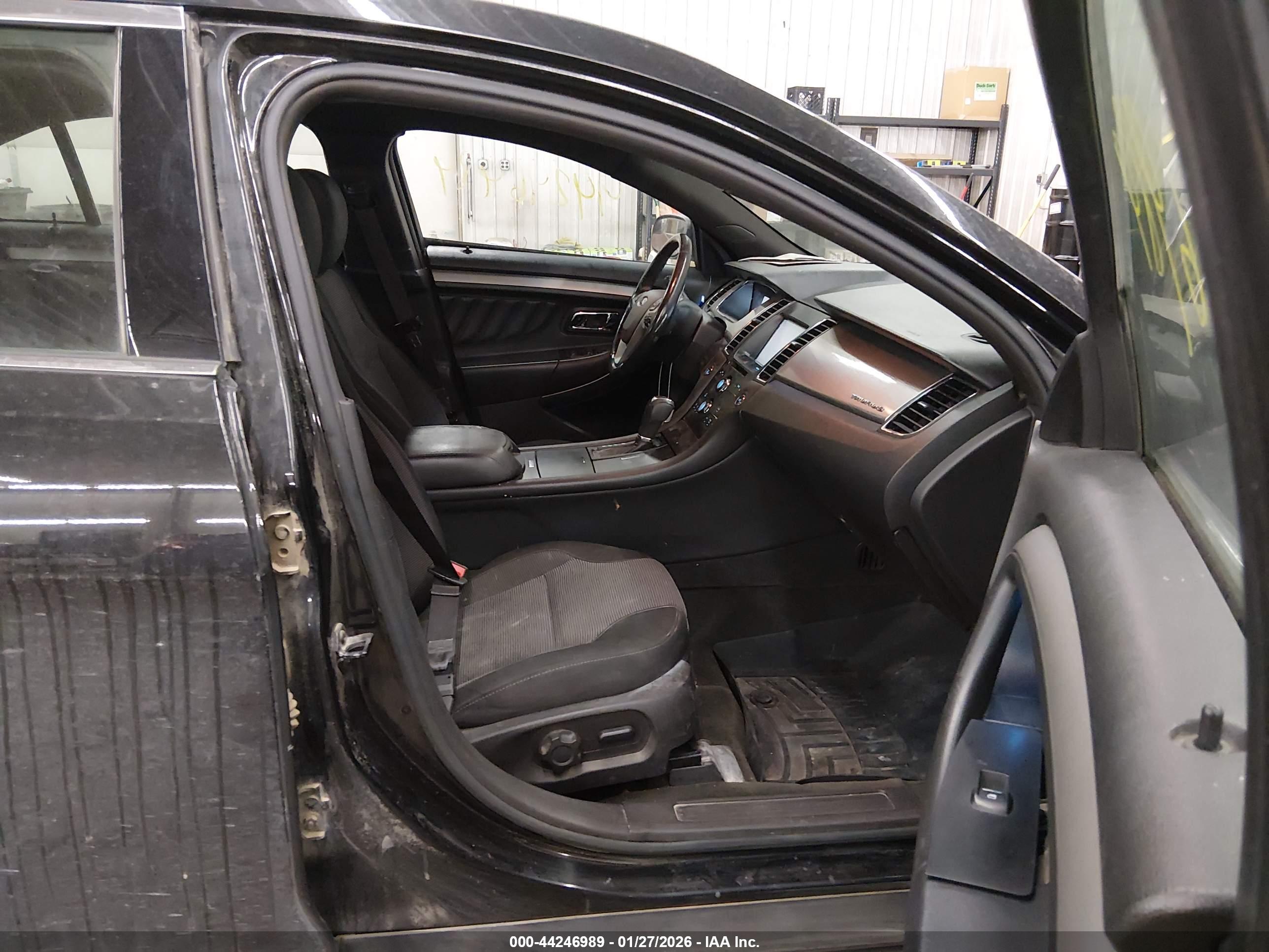 FORD TAURUS image 5