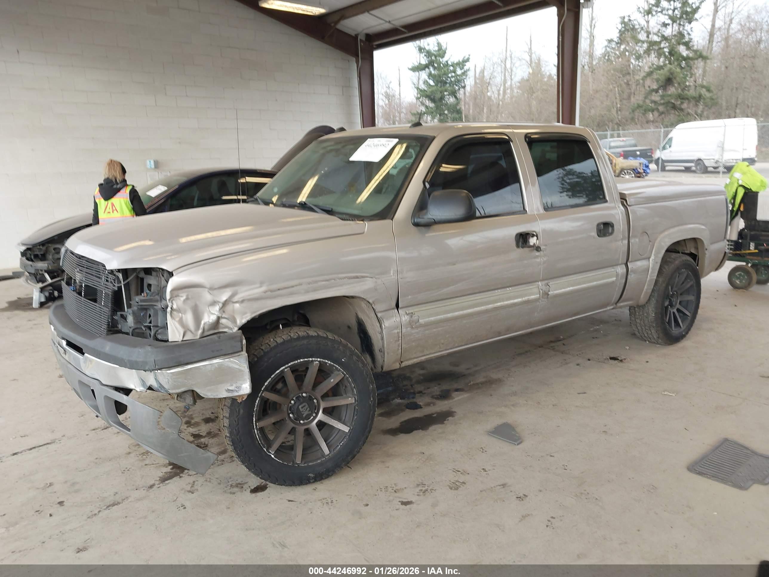 CHEVROLET SILVERADO image 2
