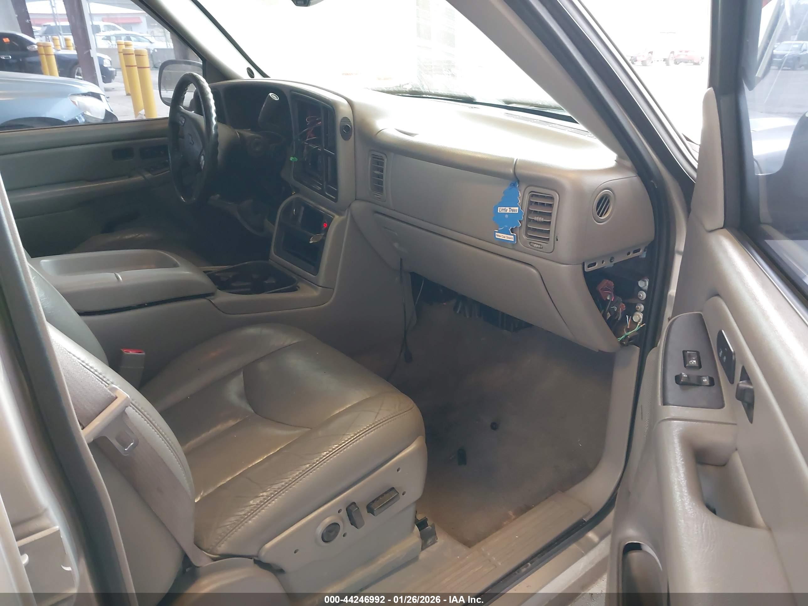 CHEVROLET SILVERADO image 5