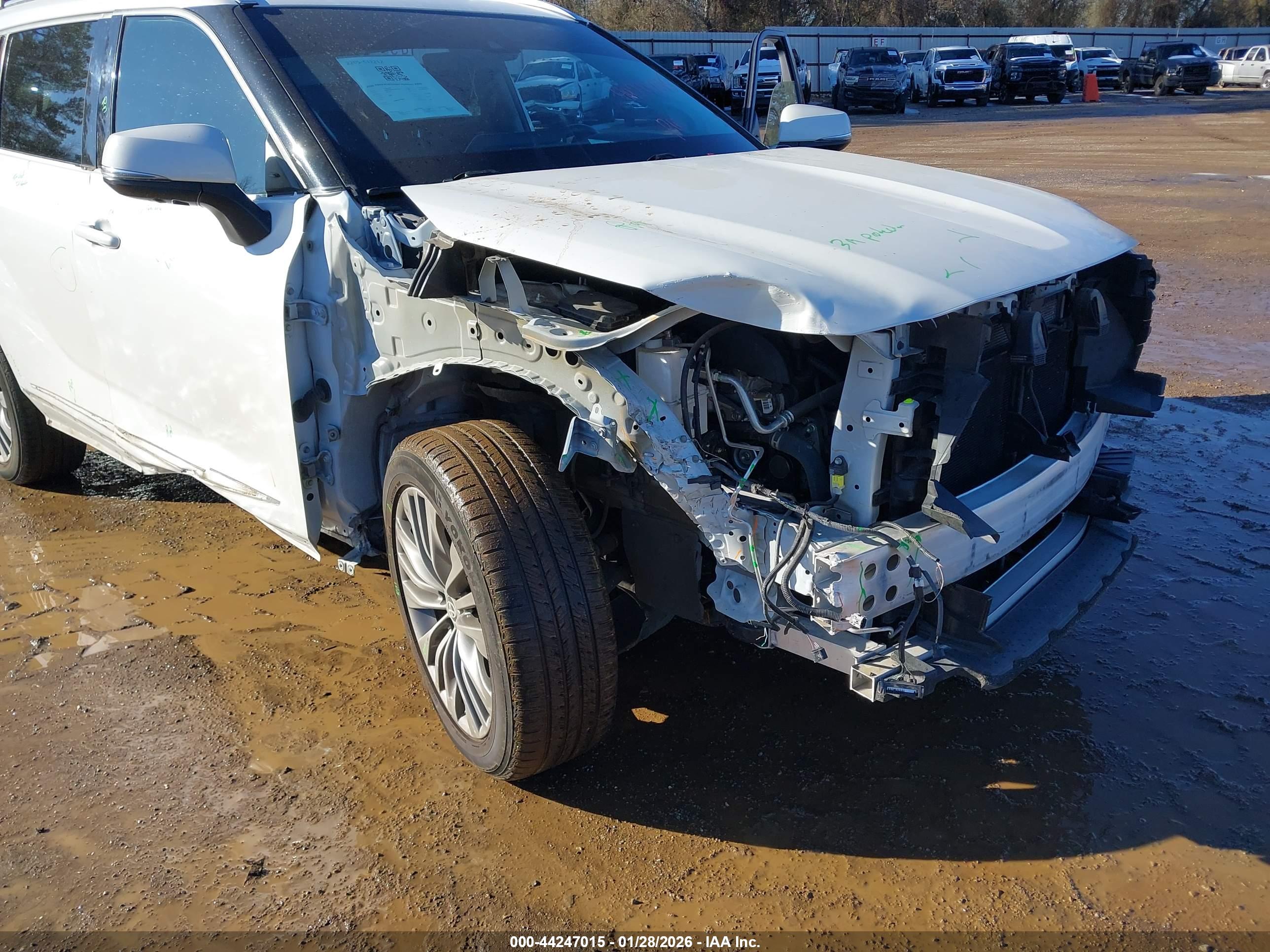TOYOTA HIGHLANDER image 6