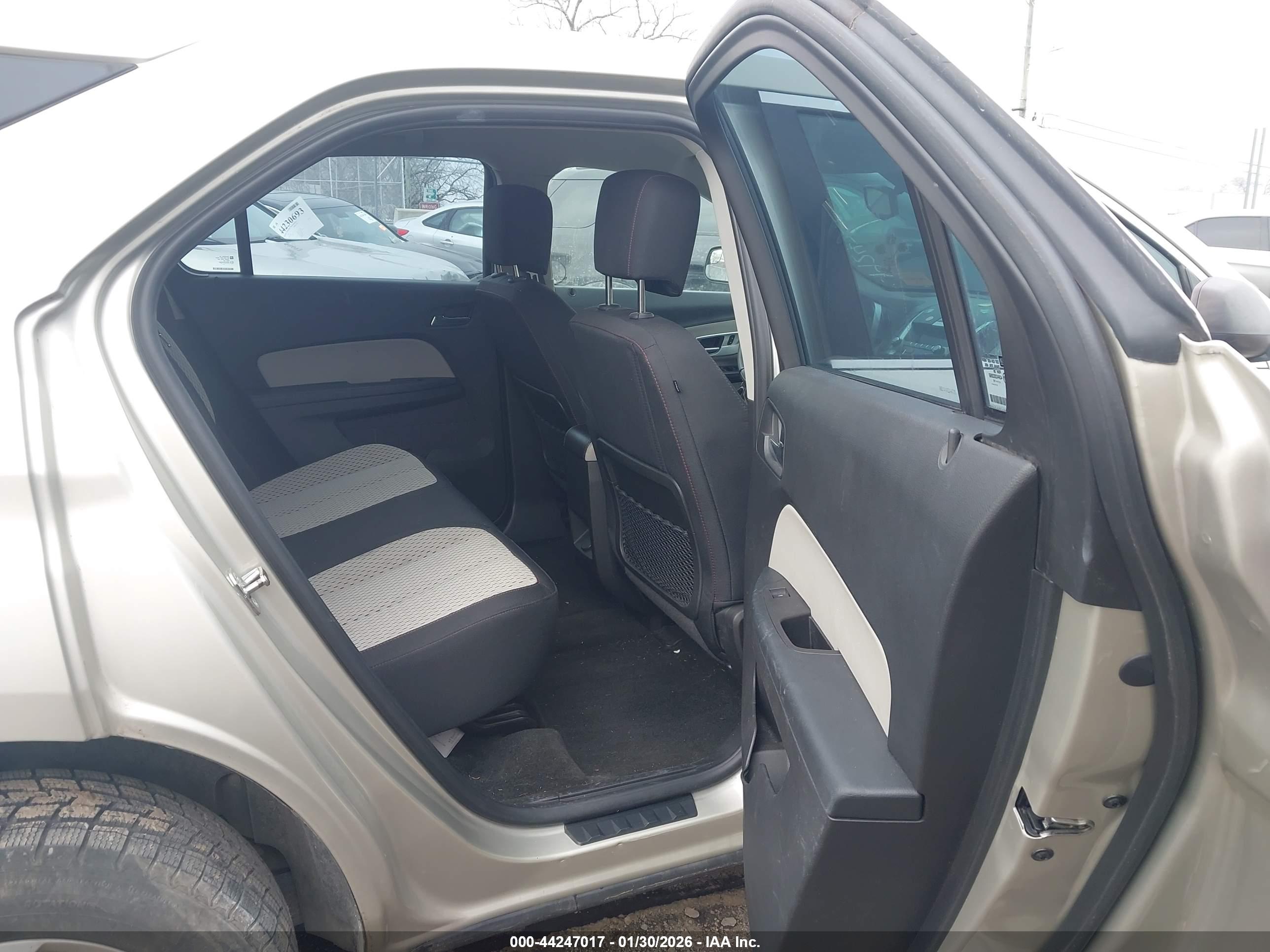 CHEVROLET EQUINOX image 8