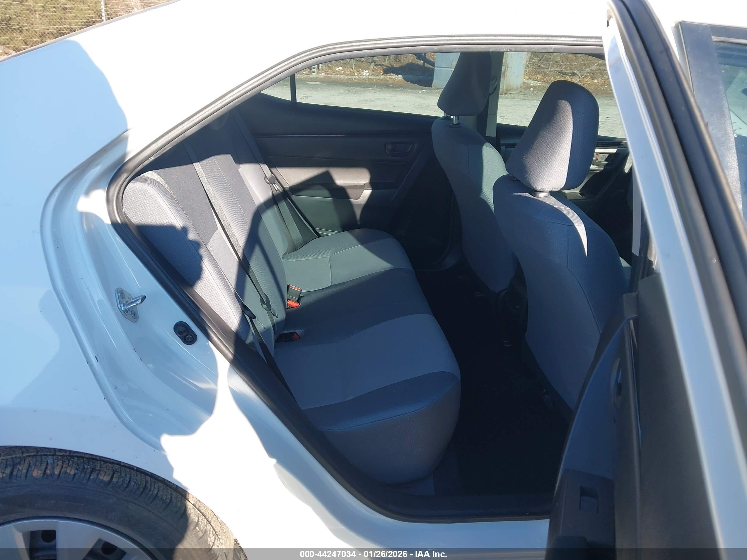 TOYOTA COROLLA image 8